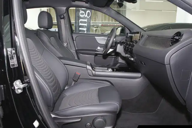 Mercedes-Benz Gla view 6