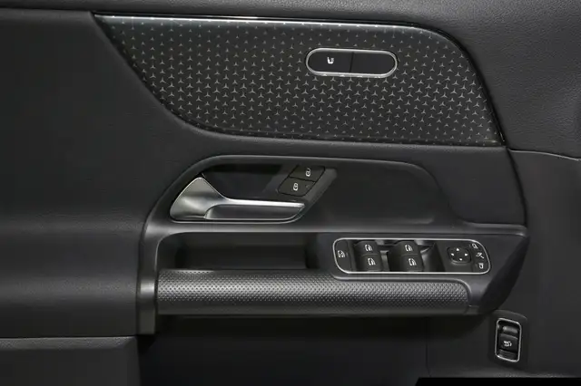 Mercedes-Benz Gla view 14