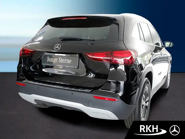 Mercedes-Benz Gla view 3
