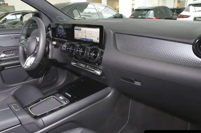 Mercedes-Benz Gla view 7