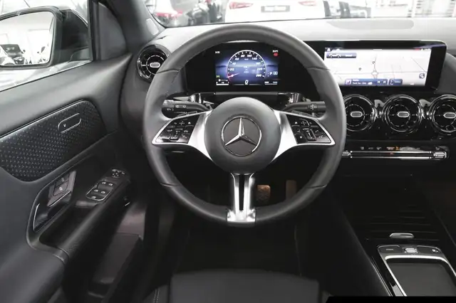 Mercedes-Benz Gla view 12