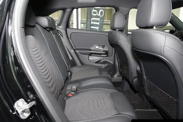 Mercedes-Benz Gla view 9