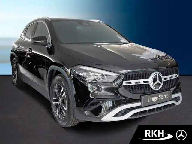 Mercedes-Benz Gla view 2
