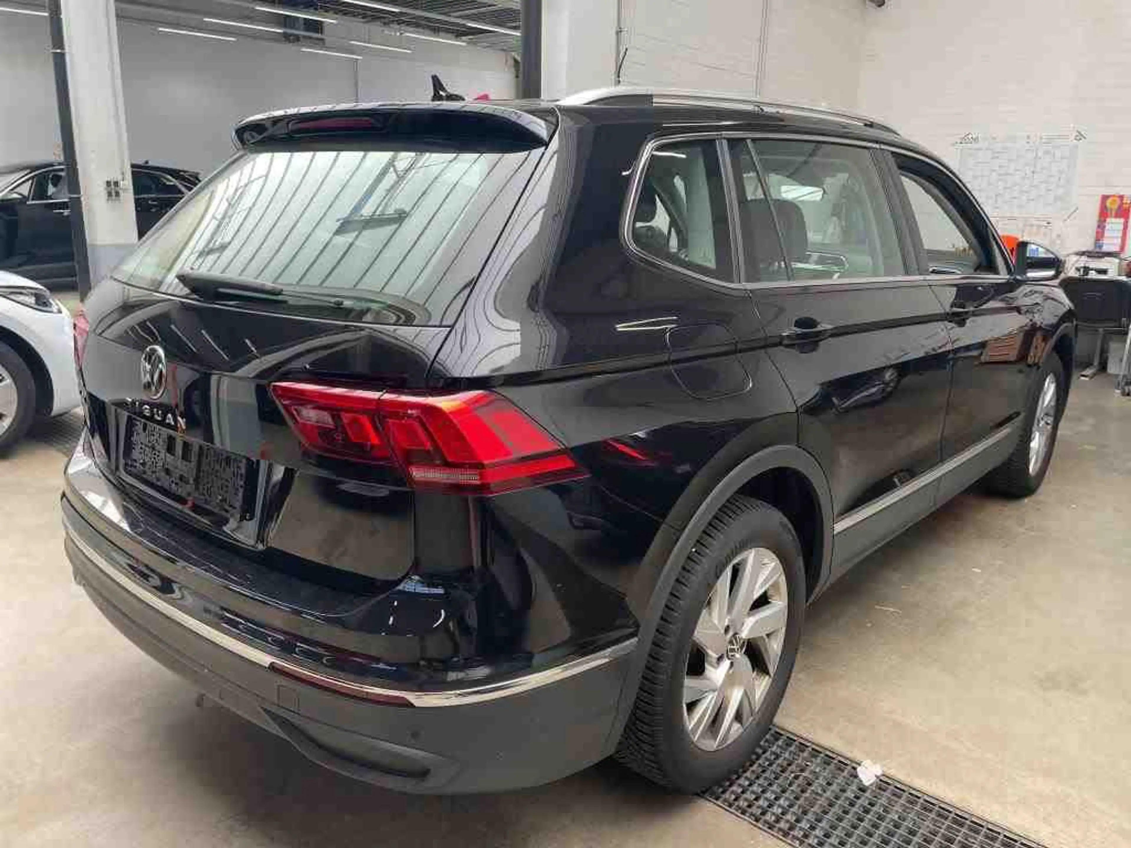 Volkswagen Tiguan Allspace 1.5 TSI Sonderleasing! 7-Sitze AHK — photo 3