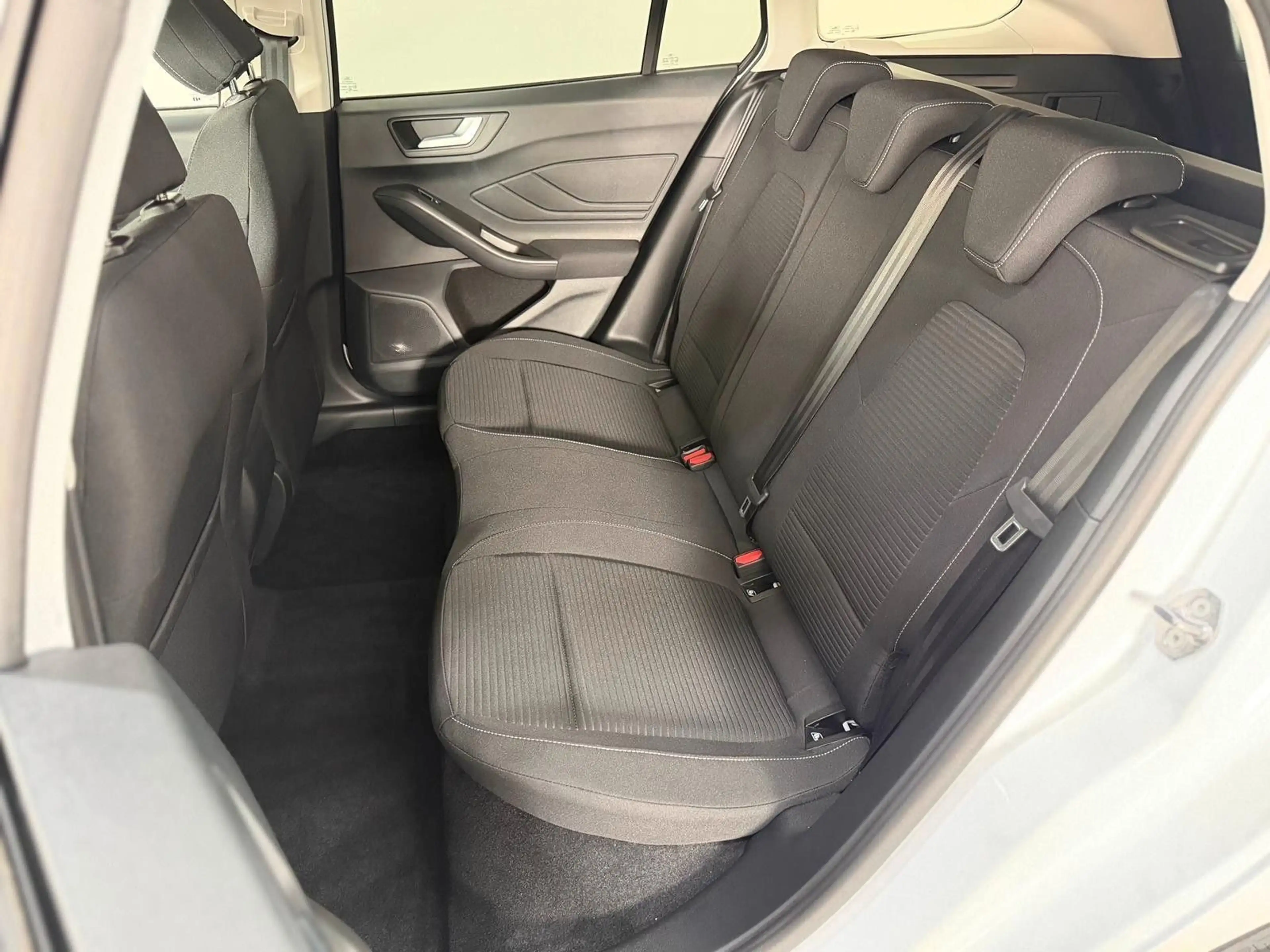 Ford Focus Turnier Titanium Automatik 1.Hand|AHK|Kam. — photo 15