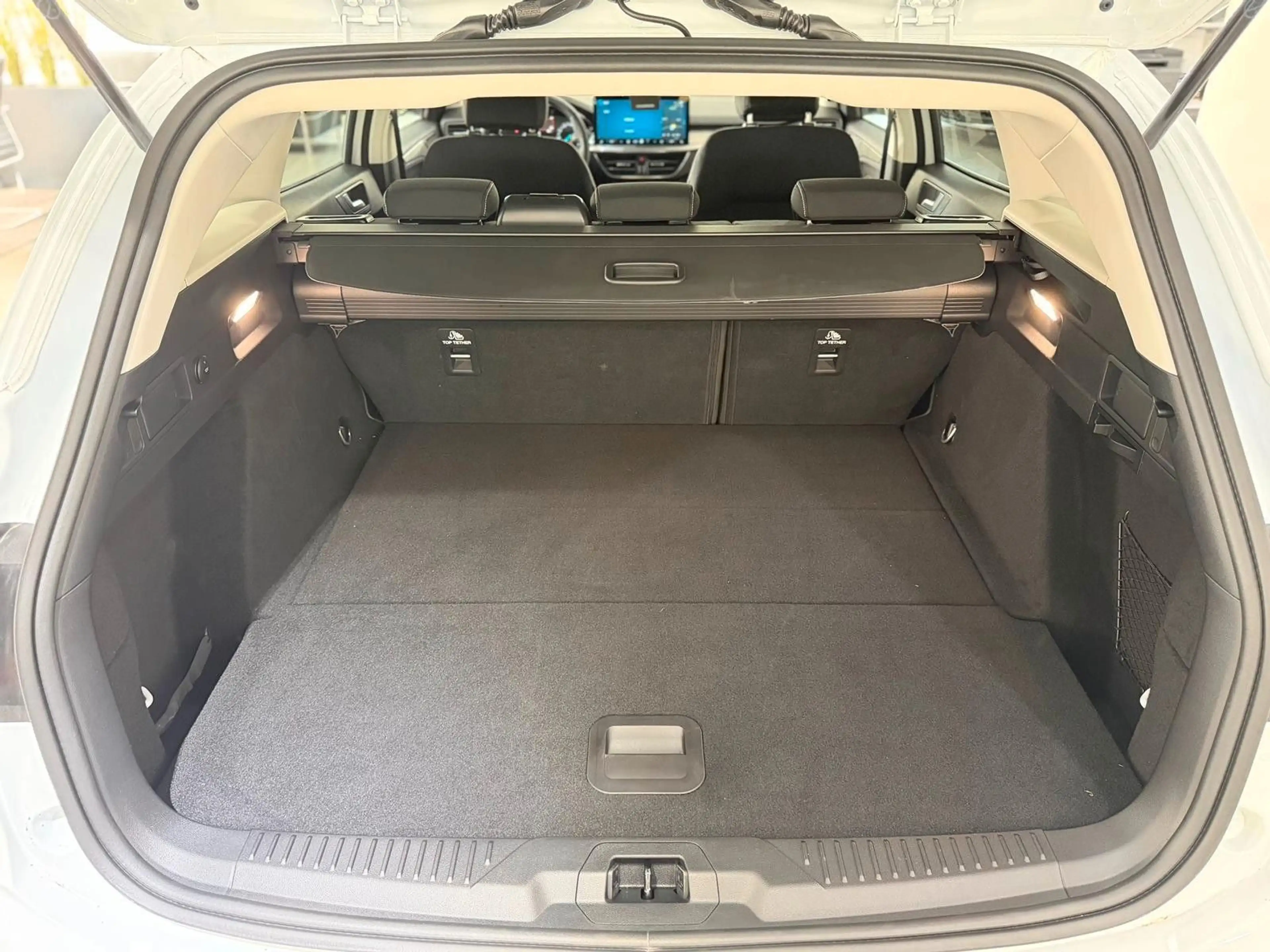 Ford Focus Turnier Titanium Automatik 1.Hand|AHK|Kam. — photo 13