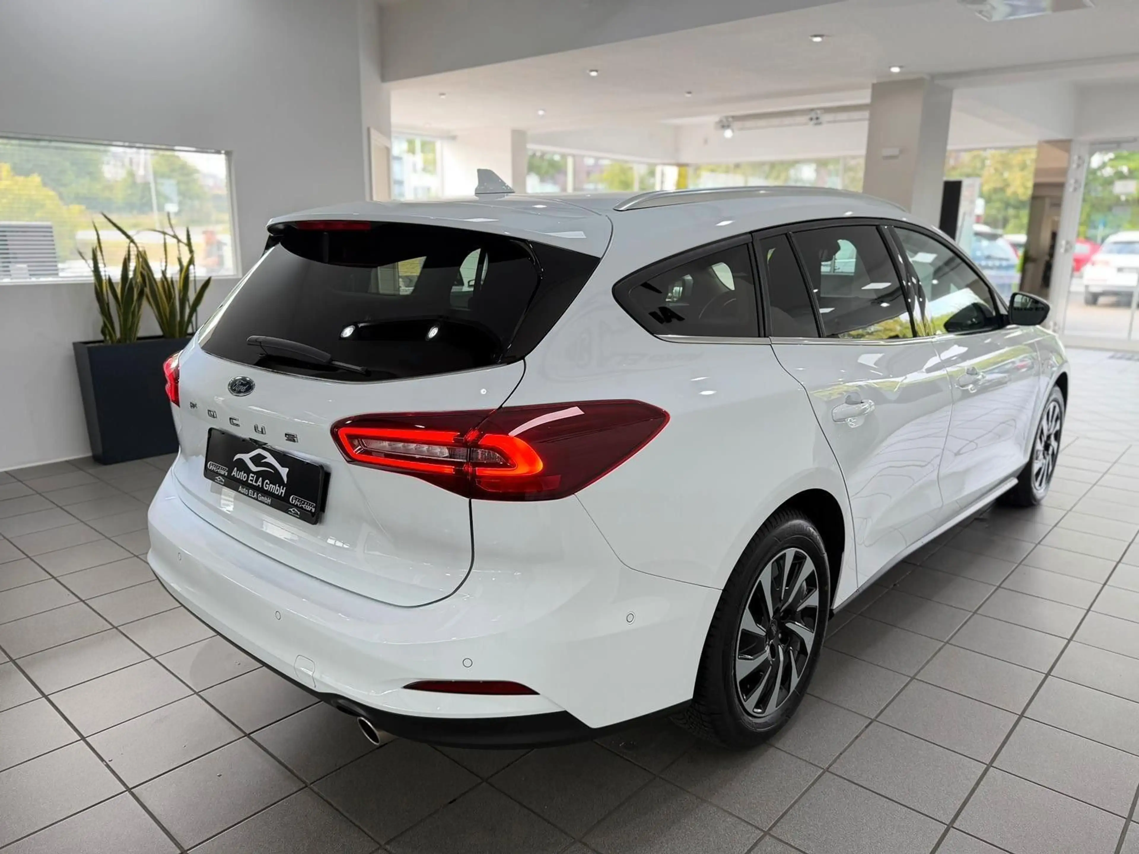 Ford Focus Turnier Titanium Automatik 1.Hand|AHK|Kam. — photo 6