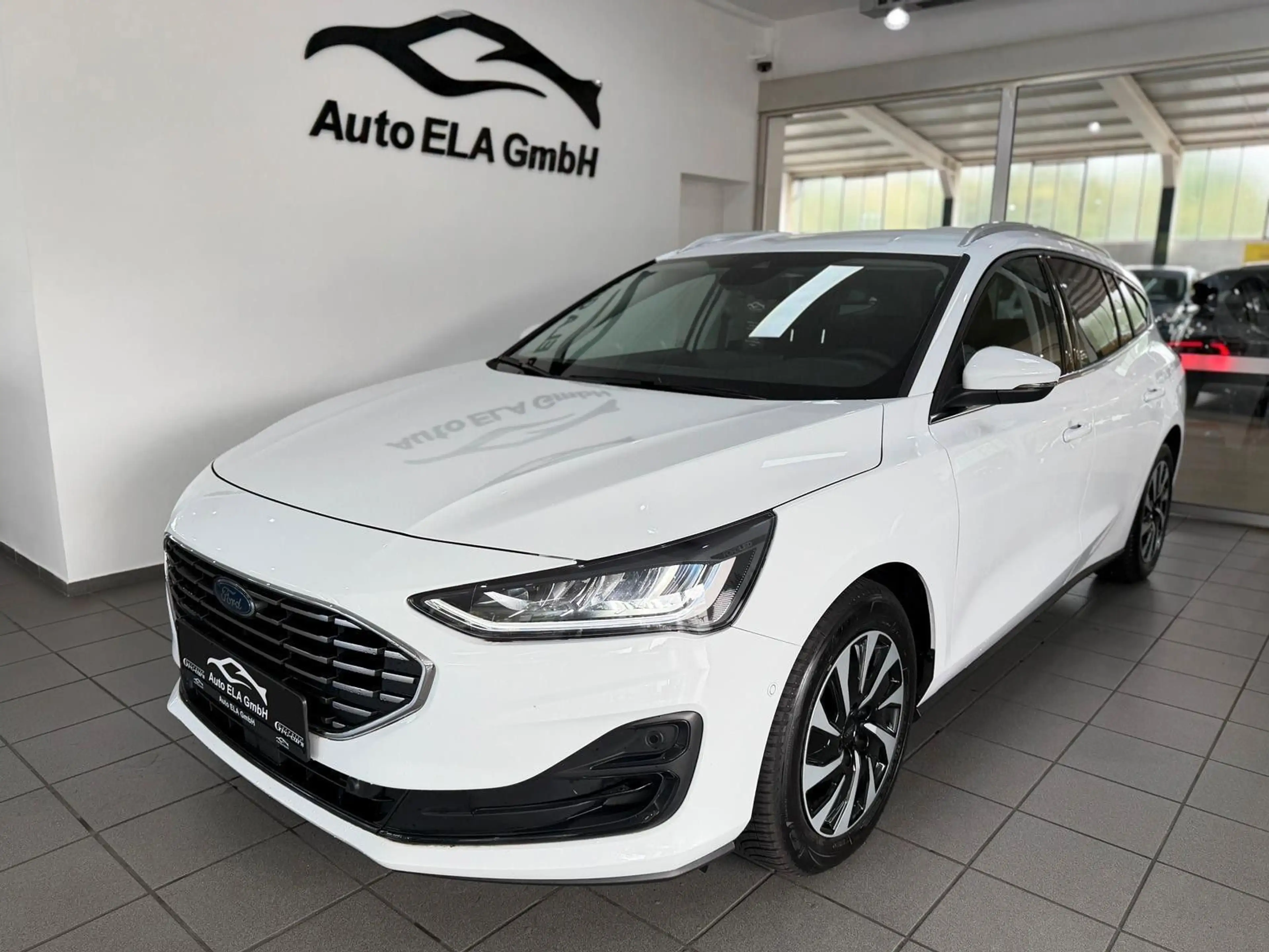 Ford Focus Turnier Titanium Automatik 1.Hand|AHK|Kam.