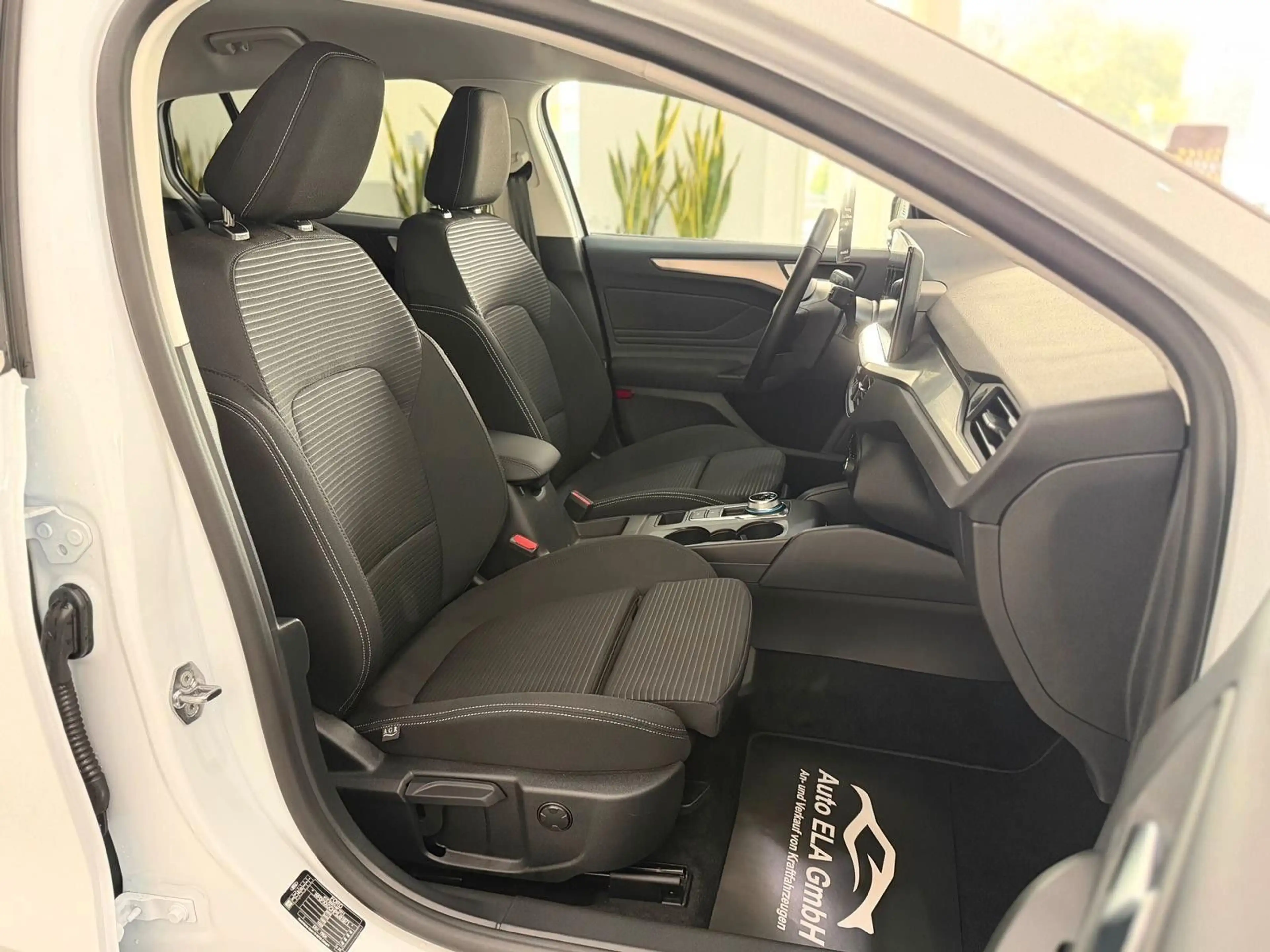Ford Focus Turnier Titanium Automatik 1.Hand|AHK|Kam. — photo 10