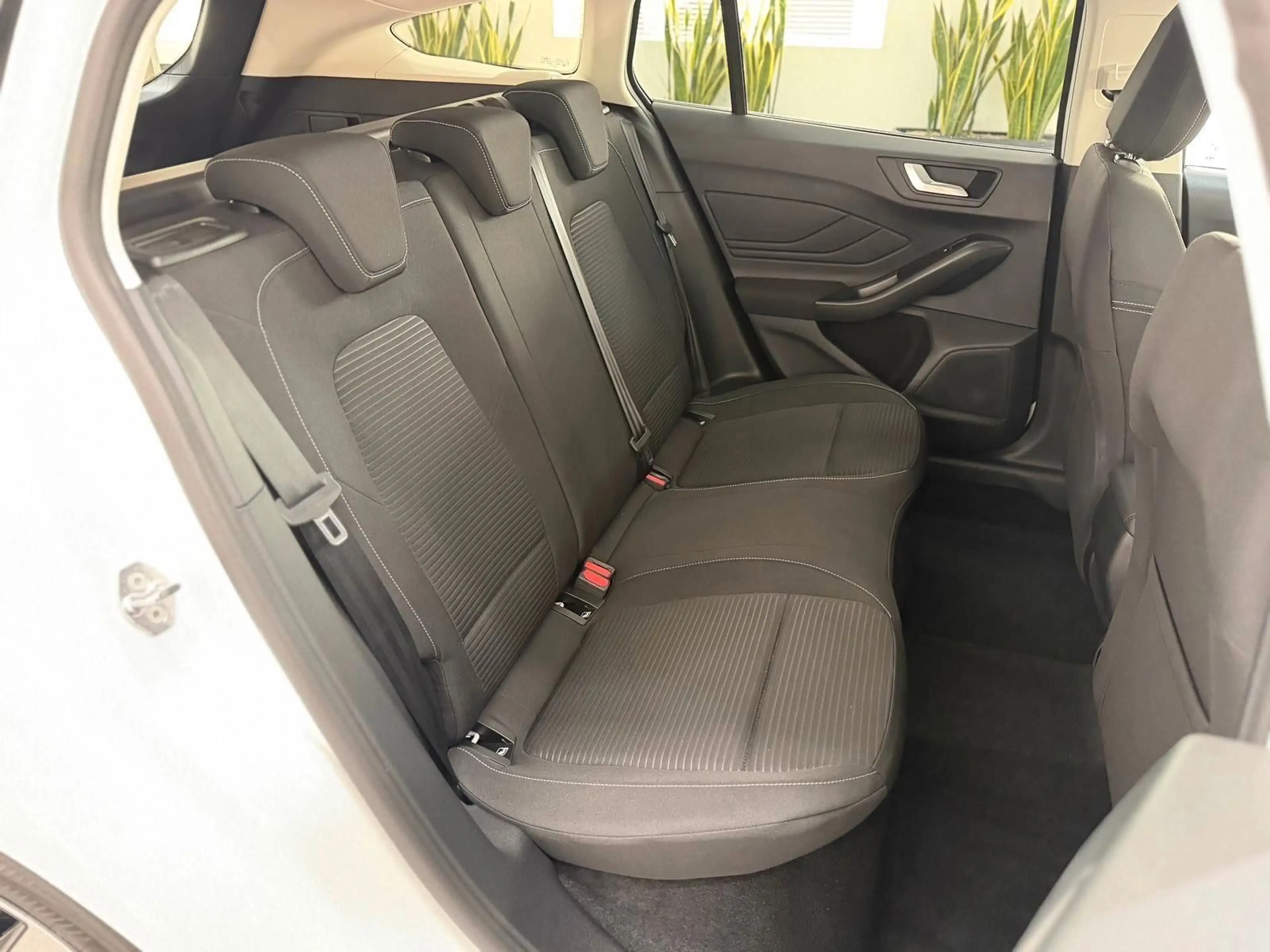 Ford Focus Turnier Titanium Automatik 1.Hand|AHK|Kam. — photo 11