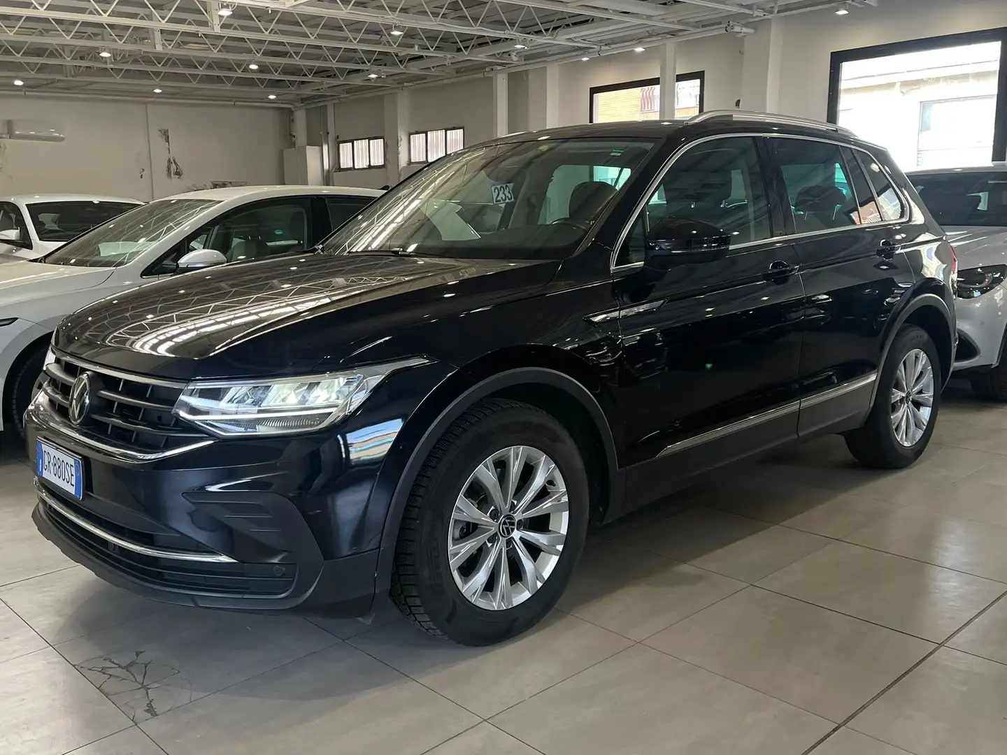 Volkswagen Tiguan 2.0 tdi Life 150cv dsg ufficiale volkswagen Grey - 2