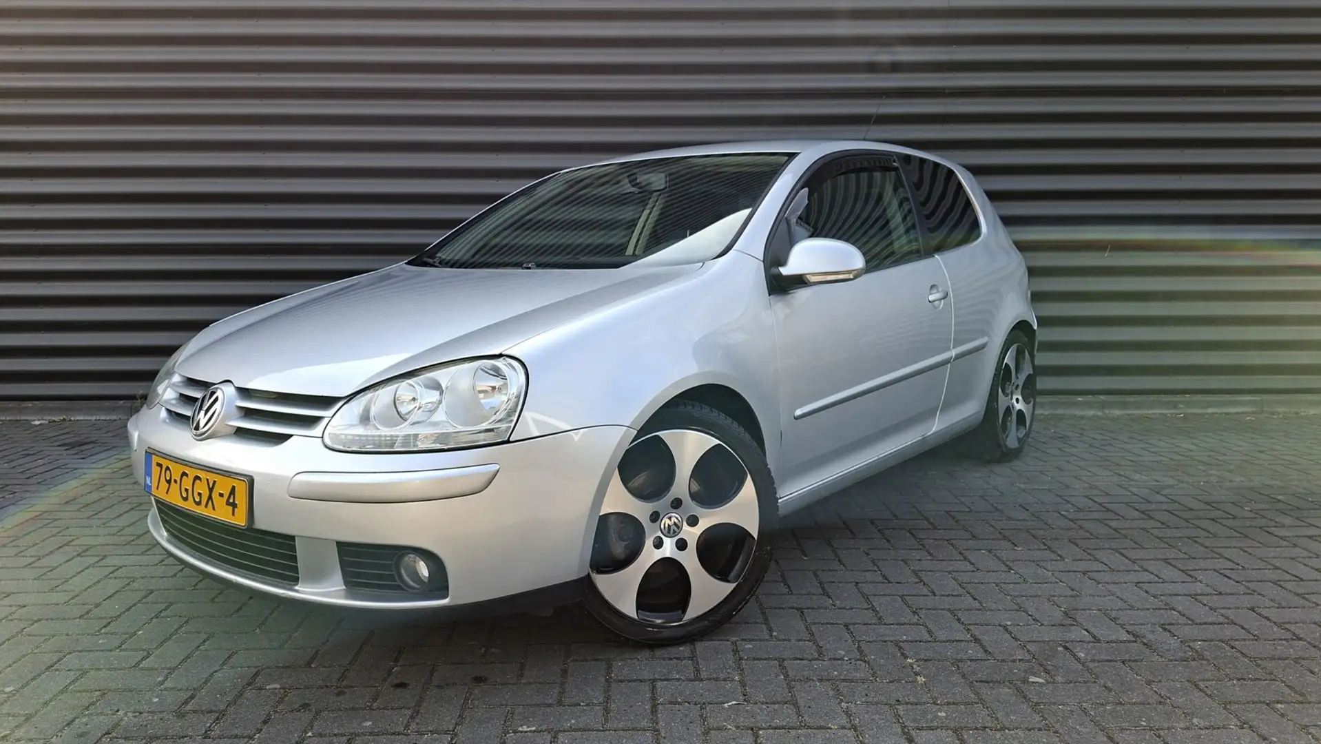 Volkswagen Golf 1.4 TSI Trendline Gris - 1