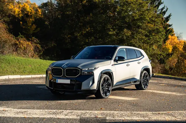 BMW XM Label Red // Brooklyn Grey // Foliert MATT GRAU