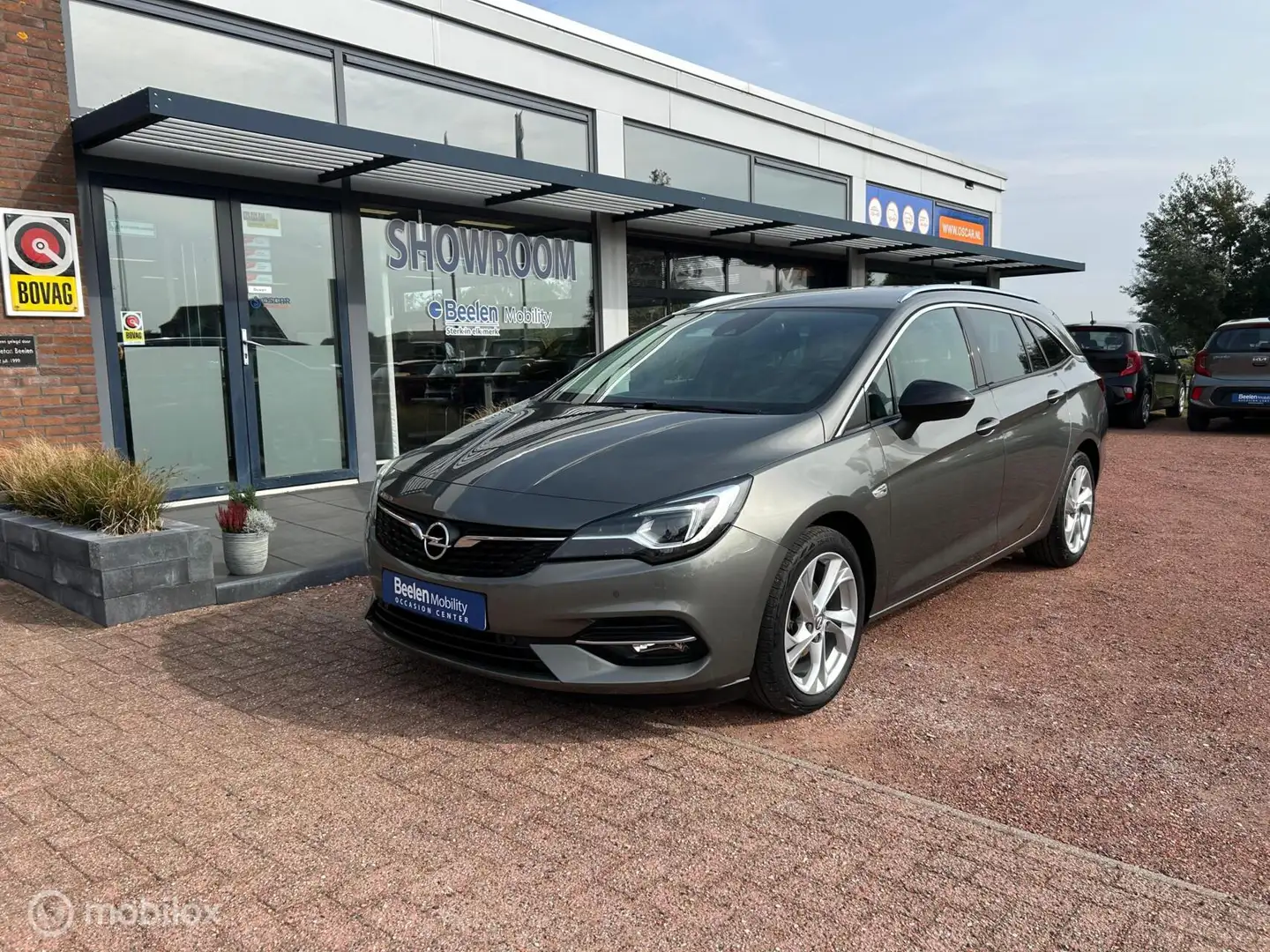 Opel Astra Sports Tourer 1.2 Edition | Climate | Trekhaak | C Grijs - 1
