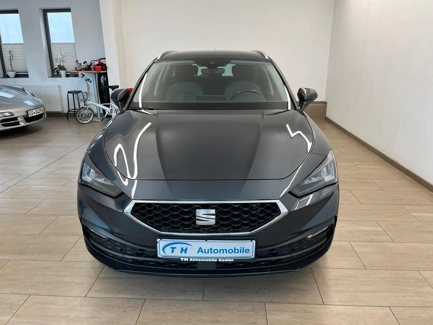 SEAT Leon Sportstourer Style/SHZ/Navi/Kamera Grau - 1