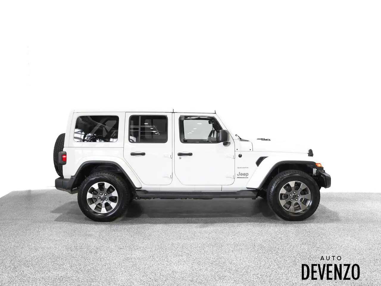 Jeep Wrangler снимка Jeep Wrangler