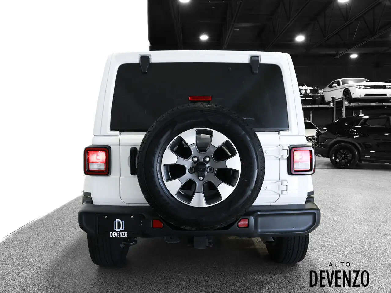 Jeep Wrangler снимка Jeep Wrangler