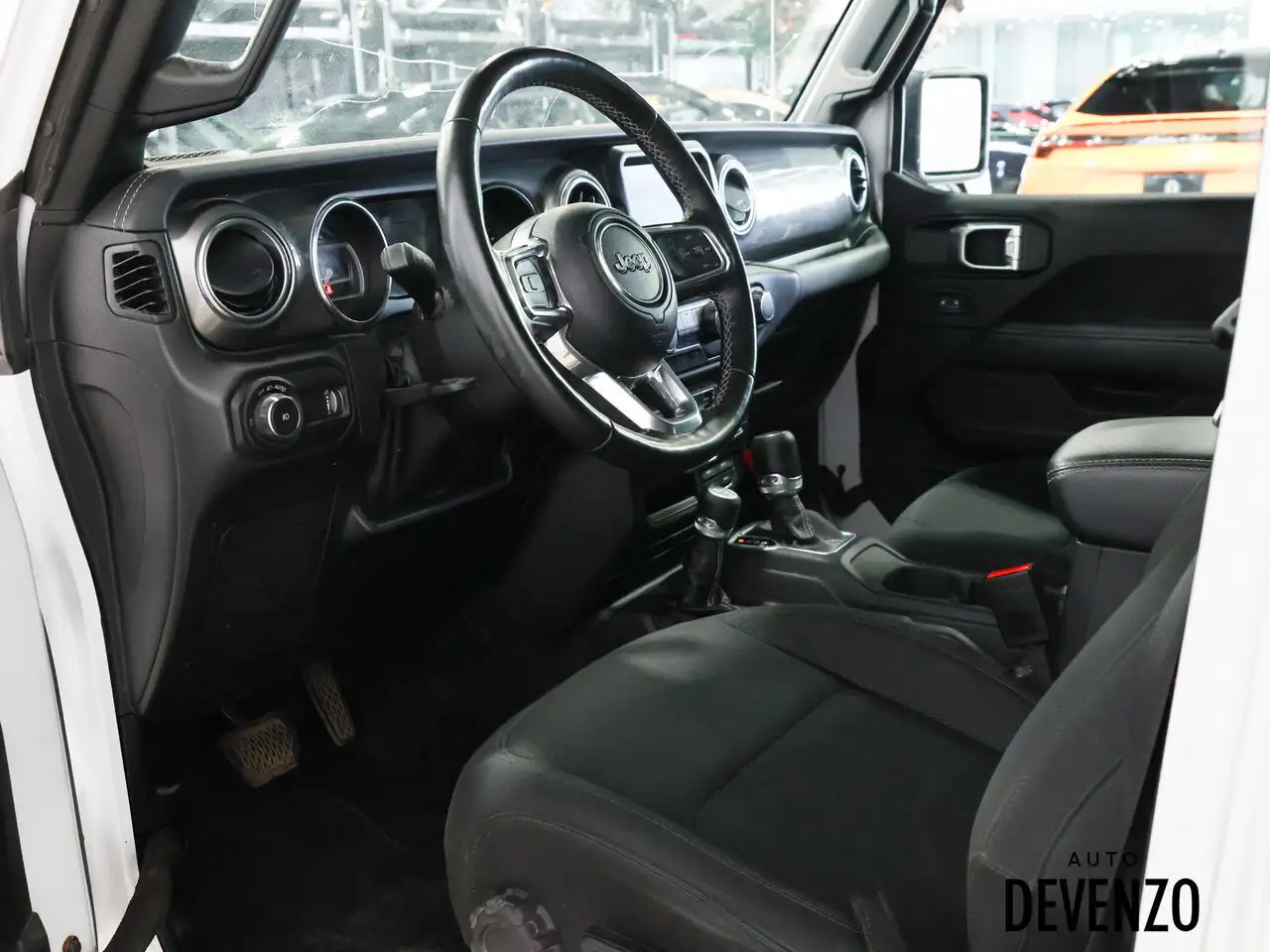 Jeep Wrangler снимка Jeep Wrangler