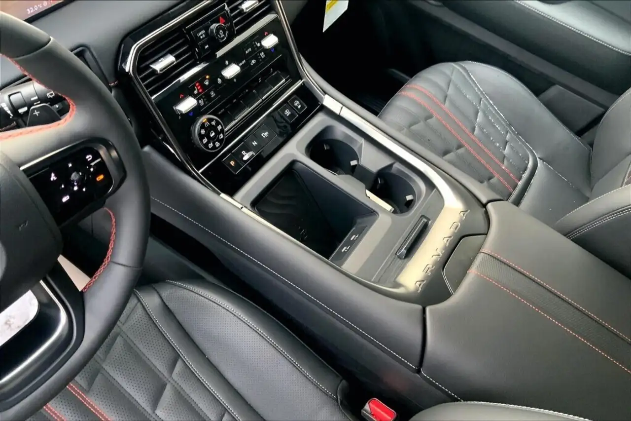 Nissan Armada снимка Nissan Armada