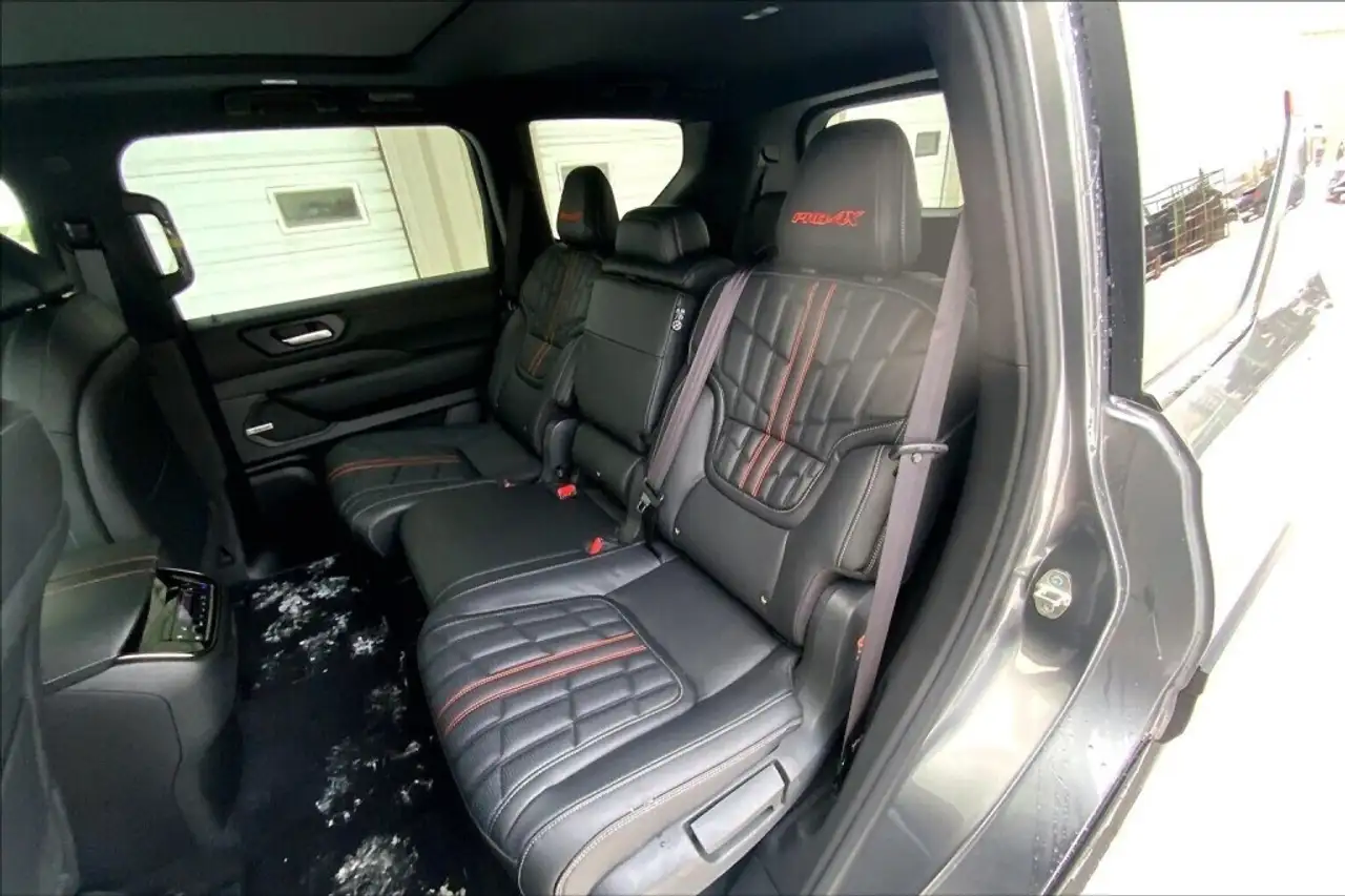 Nissan Armada снимка Nissan Armada