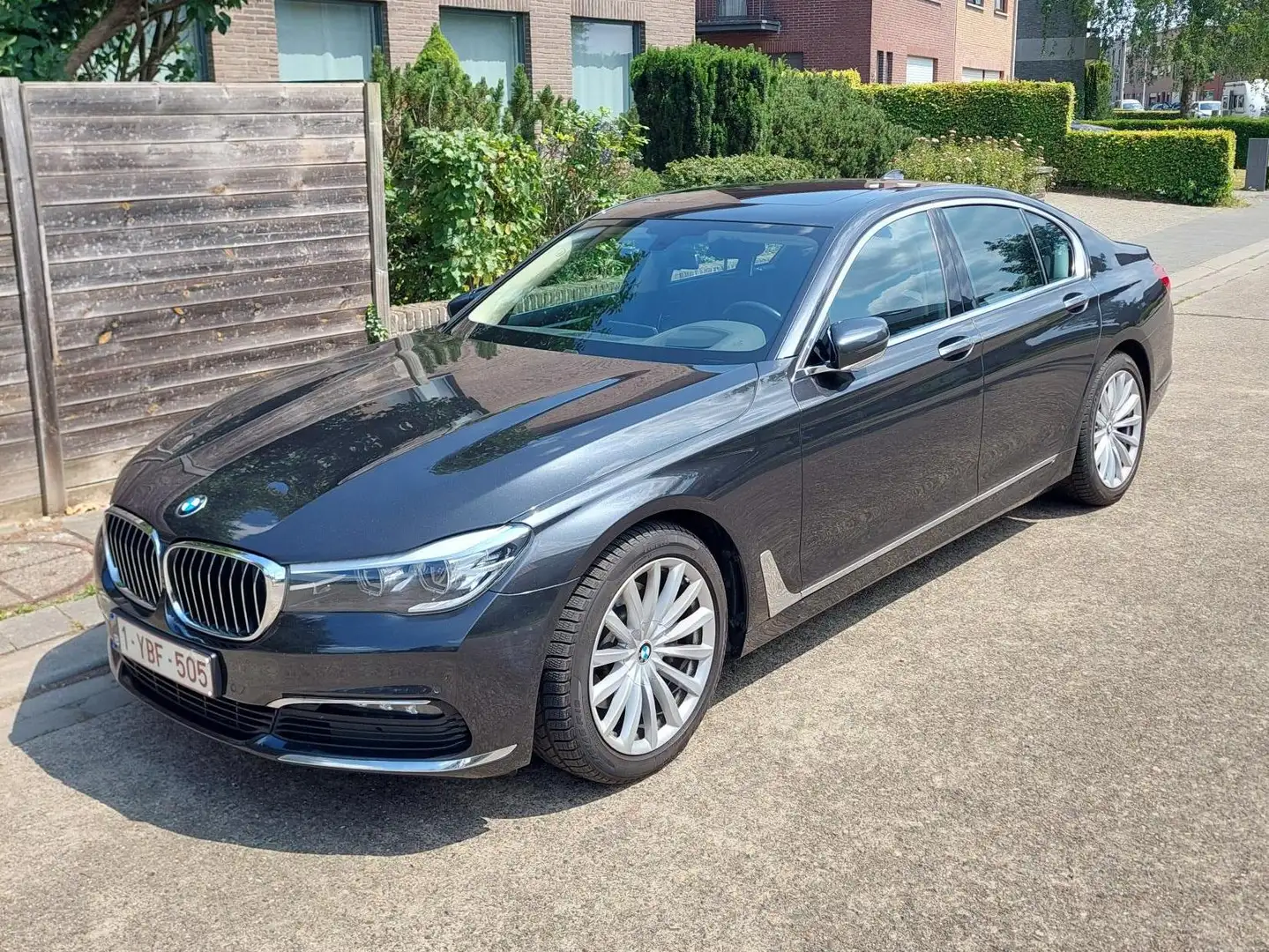 BMW 725 Gris - 1