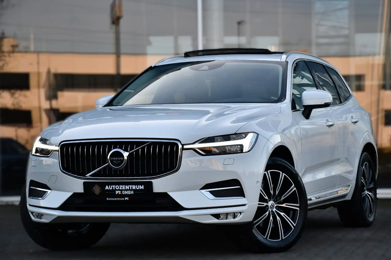 Volvo XC60 Inscription AWD 360°Kam Pano Harman K HeaUp Blanc - 1