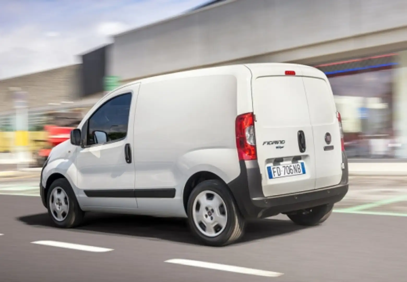 Fiat Fiorino Comercial Cargo 1.3Mjt SX 59kW Weiß - 1