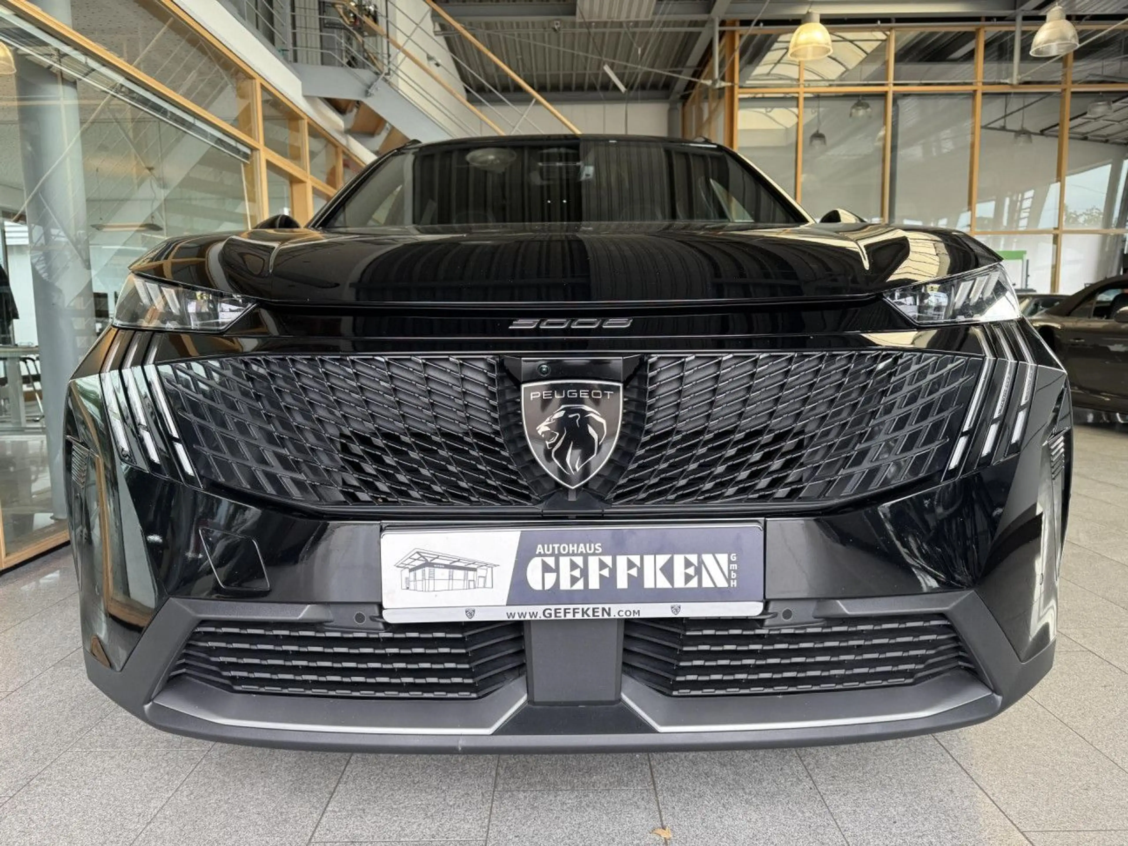 Peugeot 5008 Hybrid 145 GT, 360°, ACC, Sitzheizung! Navi — photo 3