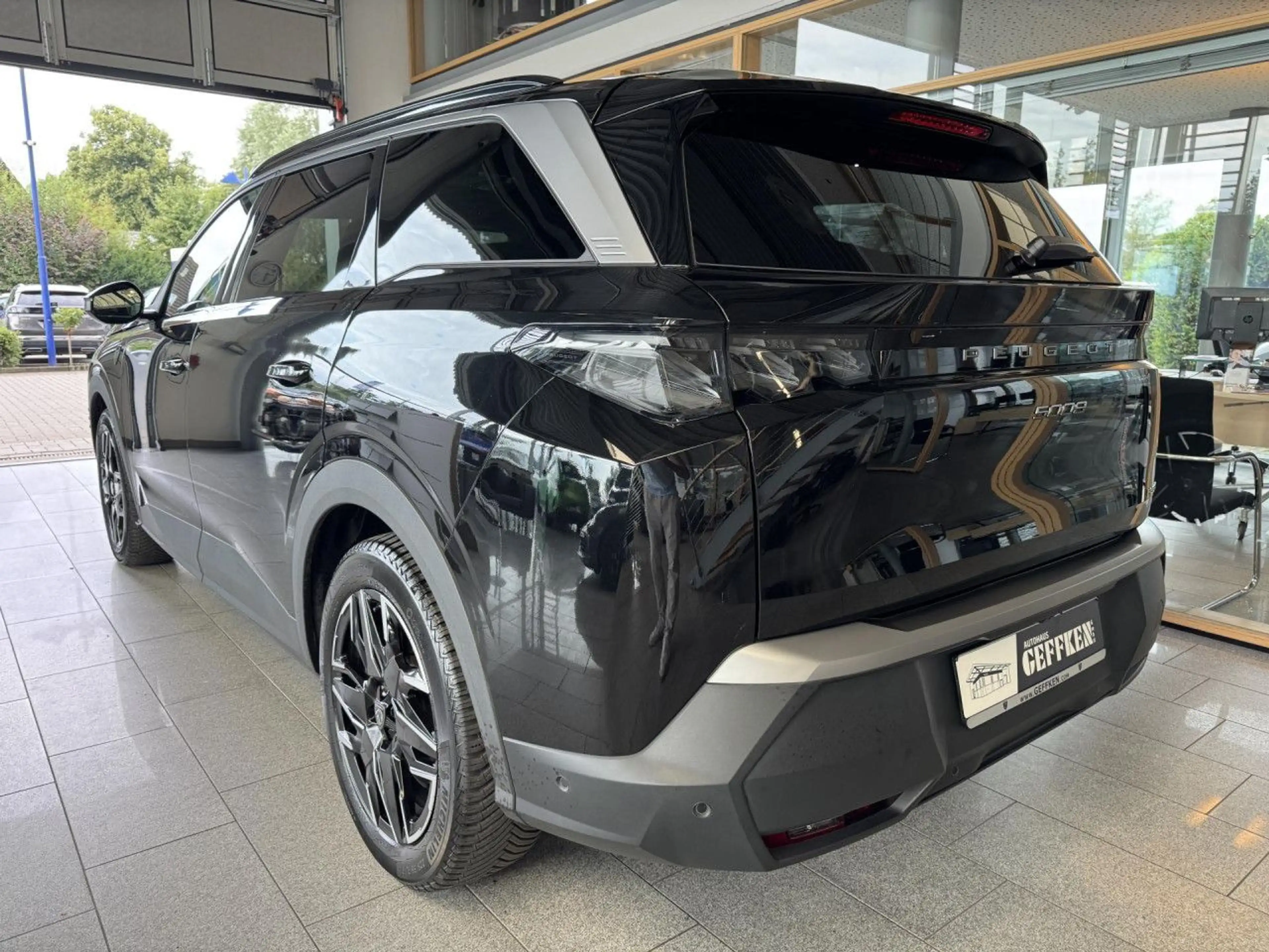 Peugeot 5008 Hybrid 145 GT, 360°, ACC, Sitzheizung! Navi — photo 5