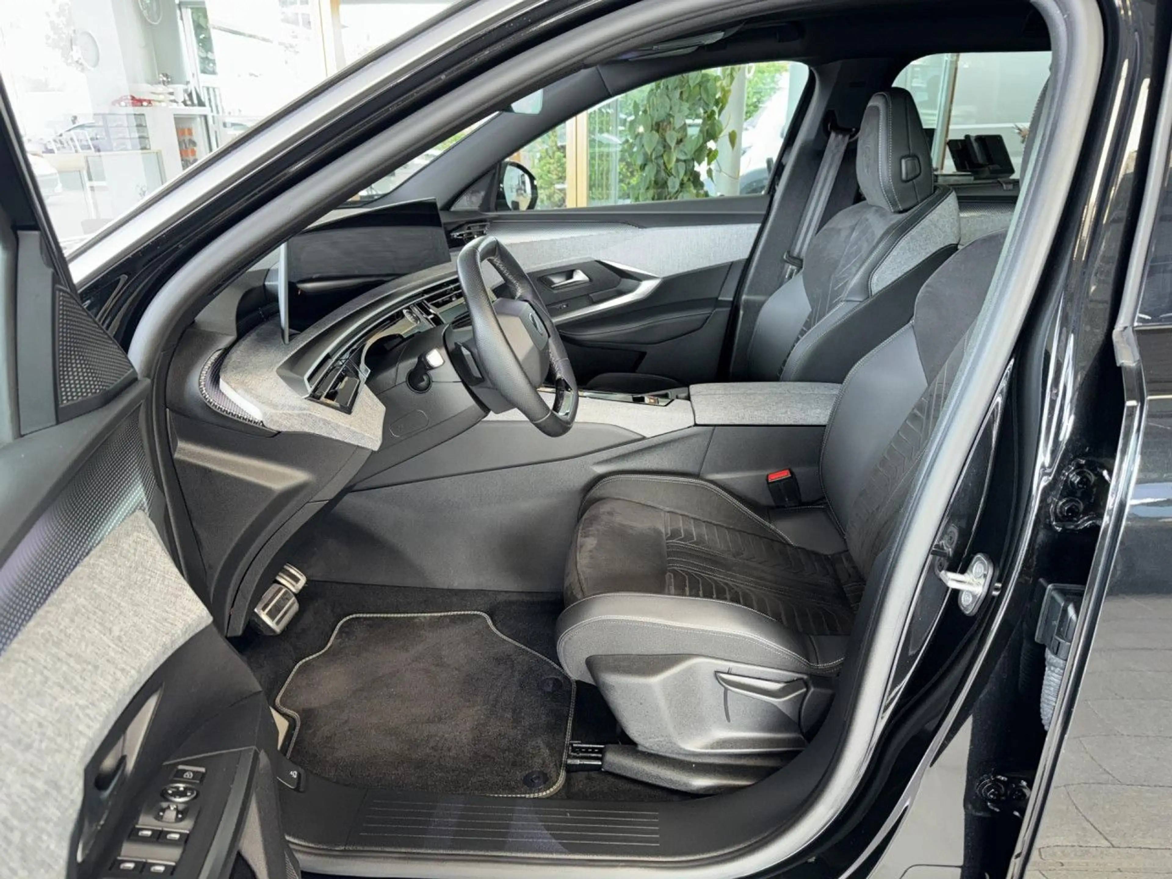 Peugeot 5008 Hybrid 145 GT, 360°, ACC, Sitzheizung! Navi — photo 11