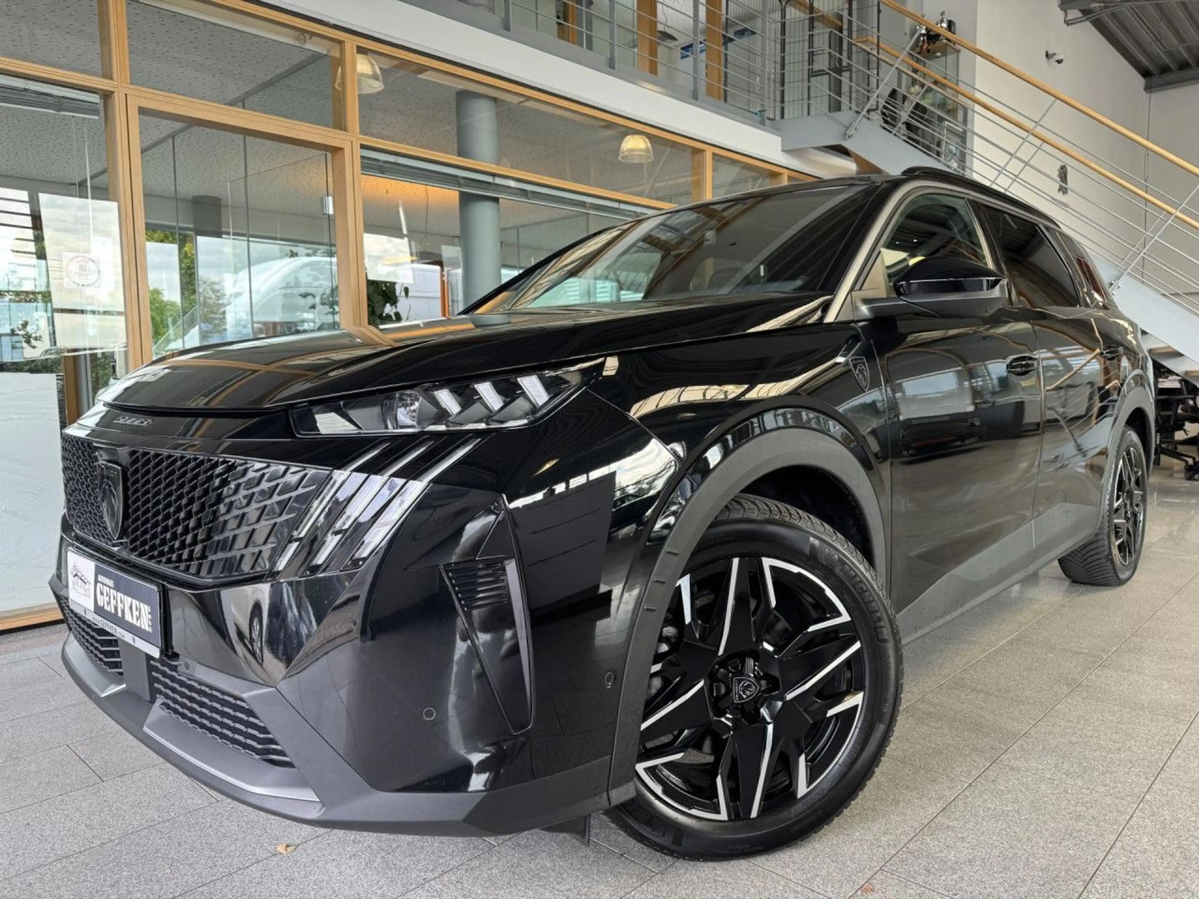 Peugeot 5008 Hybrid 145 GT, 360°, ACC, Sitzheizung! Navi