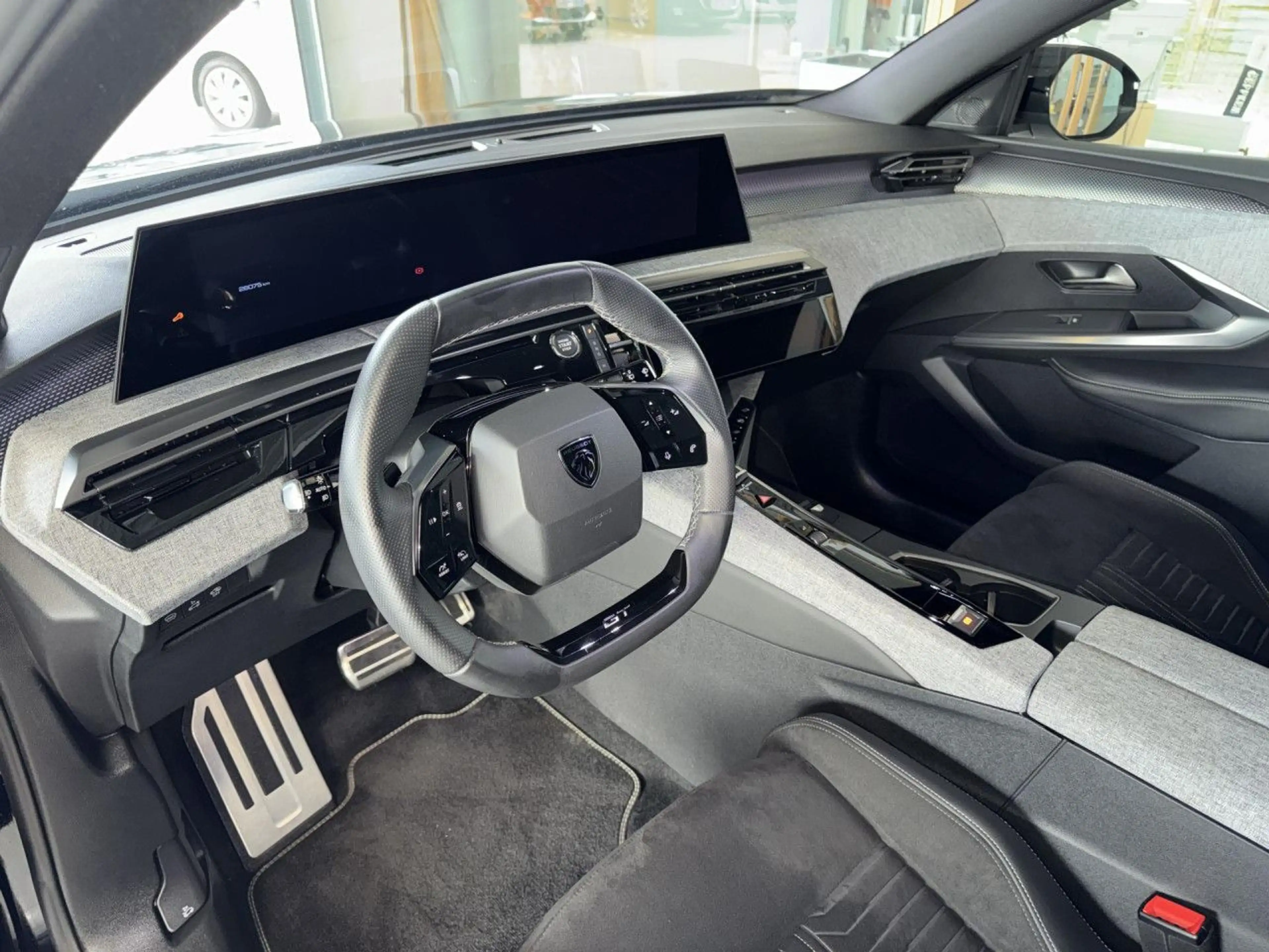 Peugeot 5008 Hybrid 145 GT, 360°, ACC, Sitzheizung! Navi — photo 12