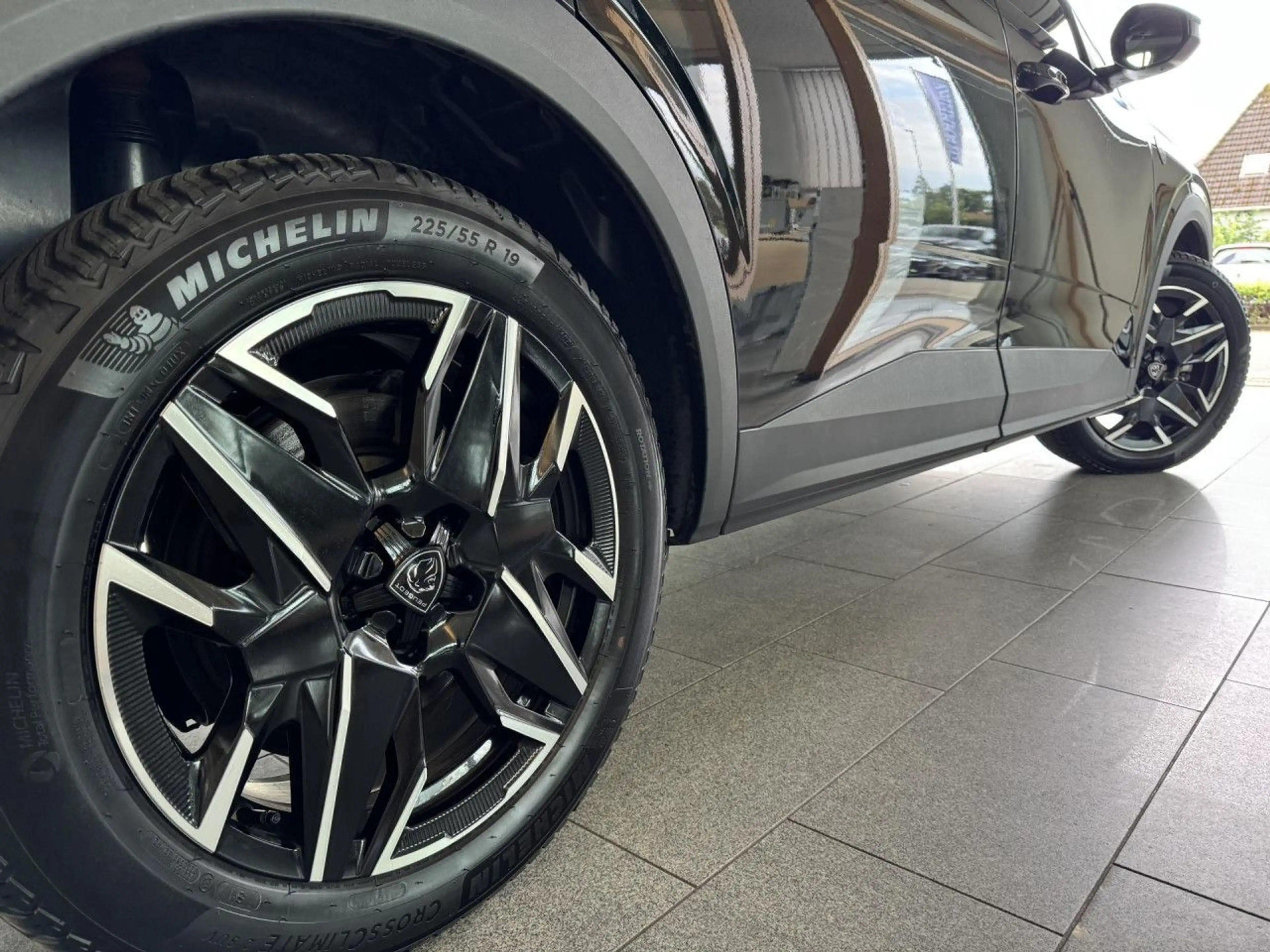Peugeot 5008 Hybrid 145 GT, 360°, ACC, Sitzheizung! Navi — photo 8