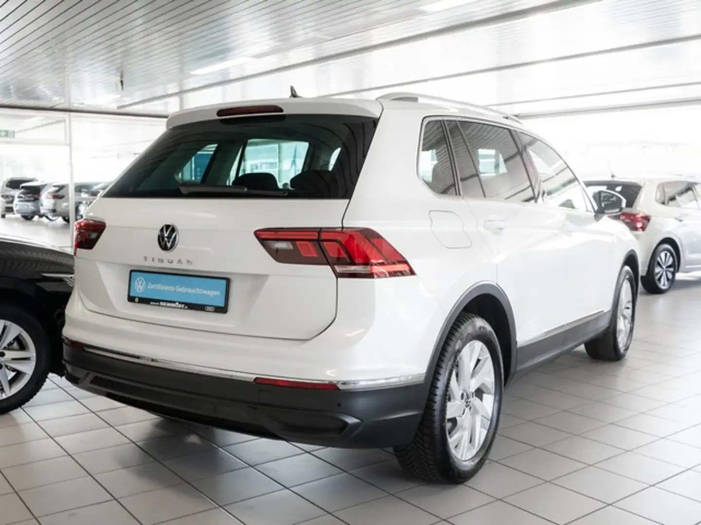 Volkswagen Tiguan 2,0 TDI DSG Move AHK NaviMedia LED 18Zoll Wit - 2