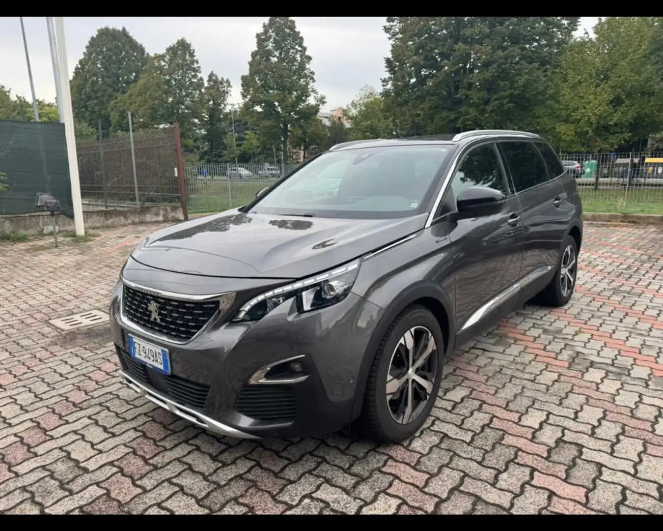 Peugeot 5008 BlueHDi 130 S&S GT Line Gris - 1