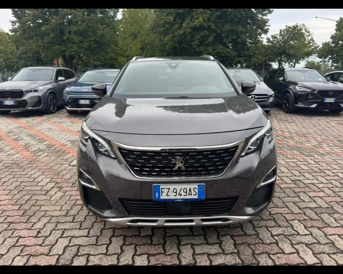 Peugeot 5008 BlueHDi 130 S&S GT Line Gris - 2
