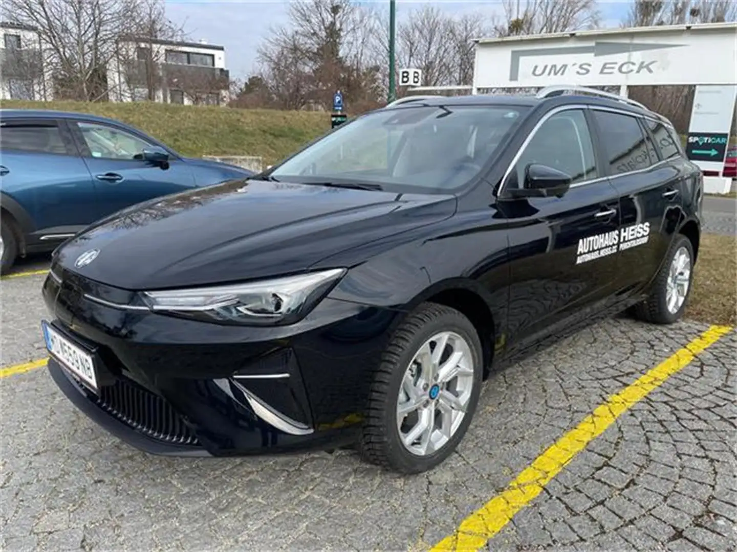 MG MG5 5 EV Luxury 61,1 kWh Maximal Reichweite Schwarz - 1