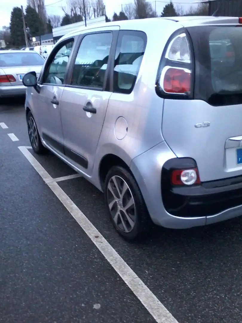 Citroen C3 Picasso C3 Picasso HDi 90 Confort Plateado - 2