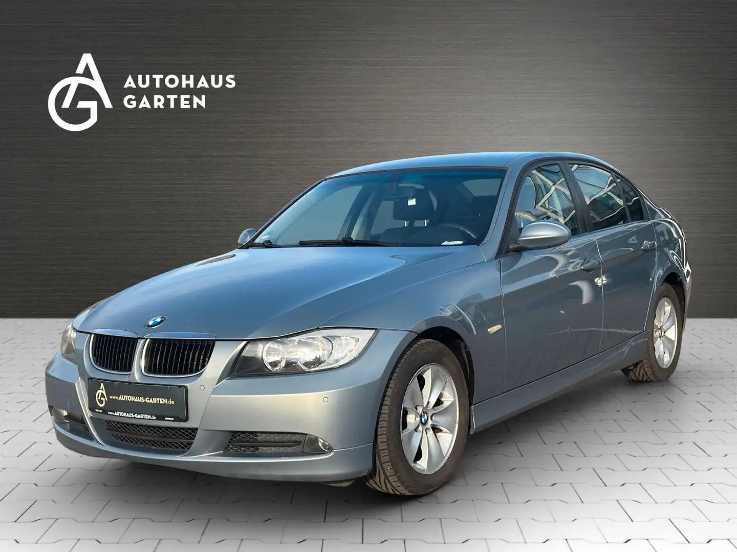 BMW 320 i lim. Klima/PDC/Leder/ Grau - 1