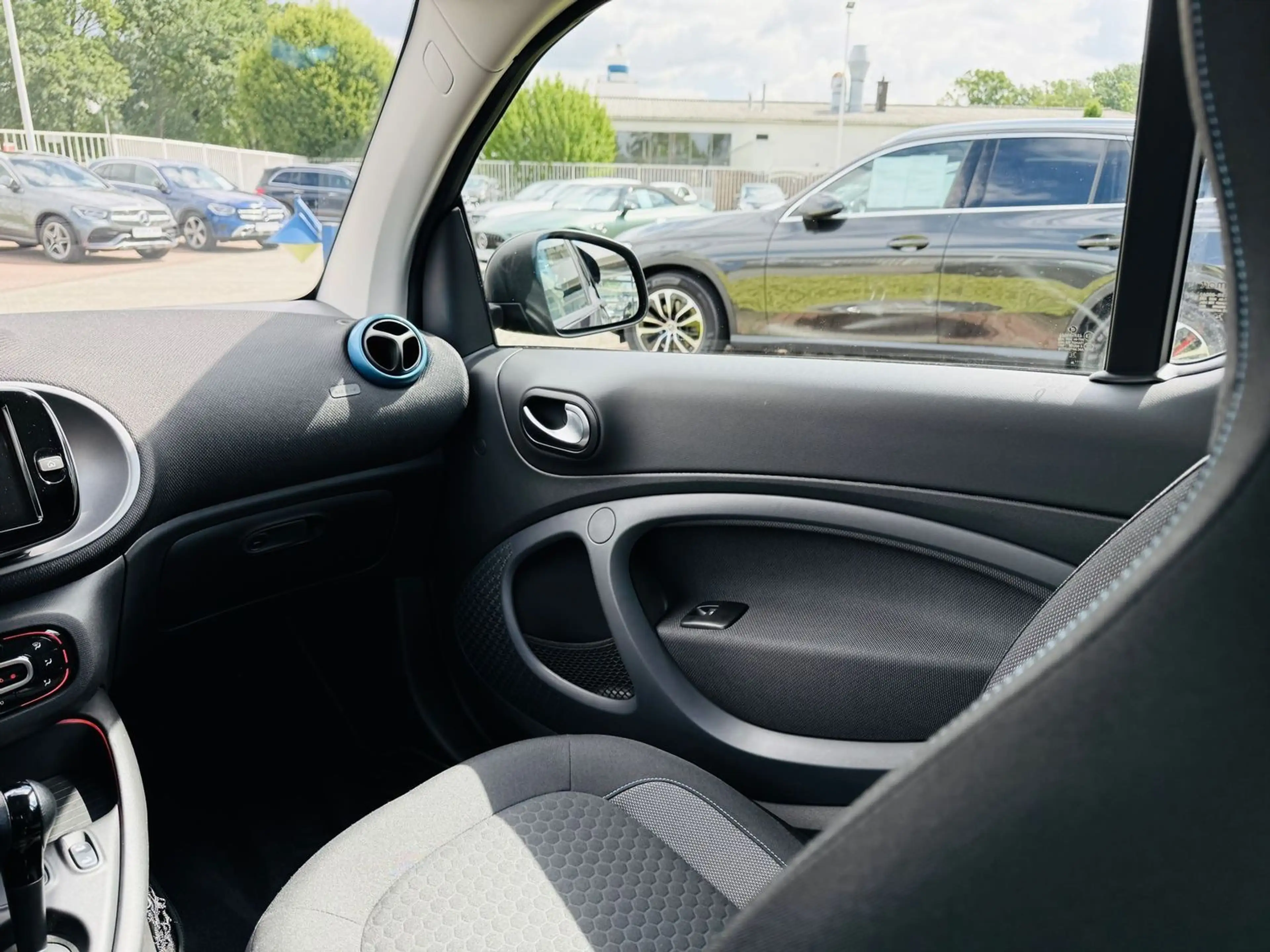 smart forTwo EQ CABRIO EXCLUSIVE, LED, PTS, RFK, W-Paket, SHZ, — photo 15