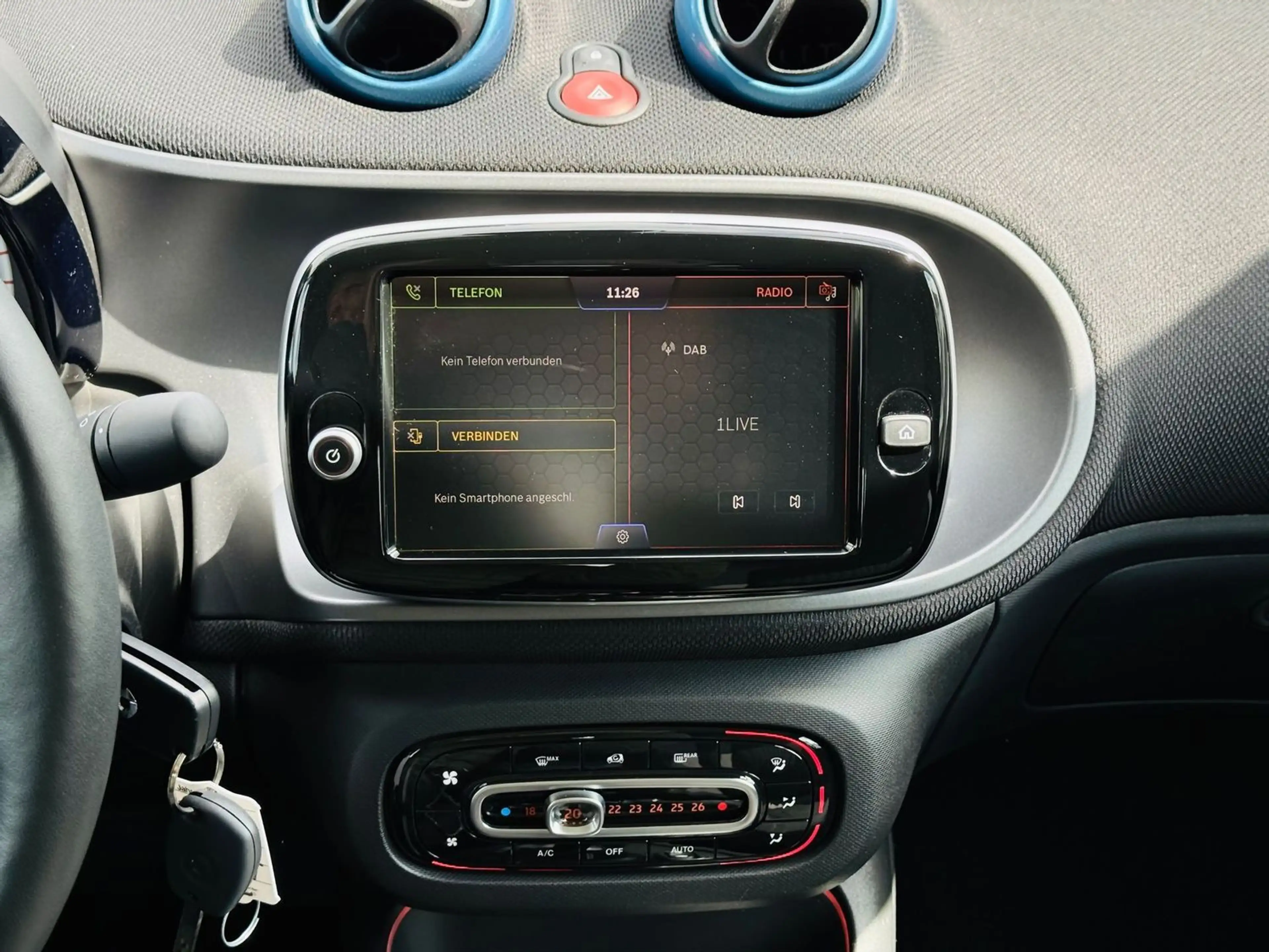 smart forTwo EQ CABRIO EXCLUSIVE, LED, PTS, RFK, W-Paket, SHZ, — photo 17