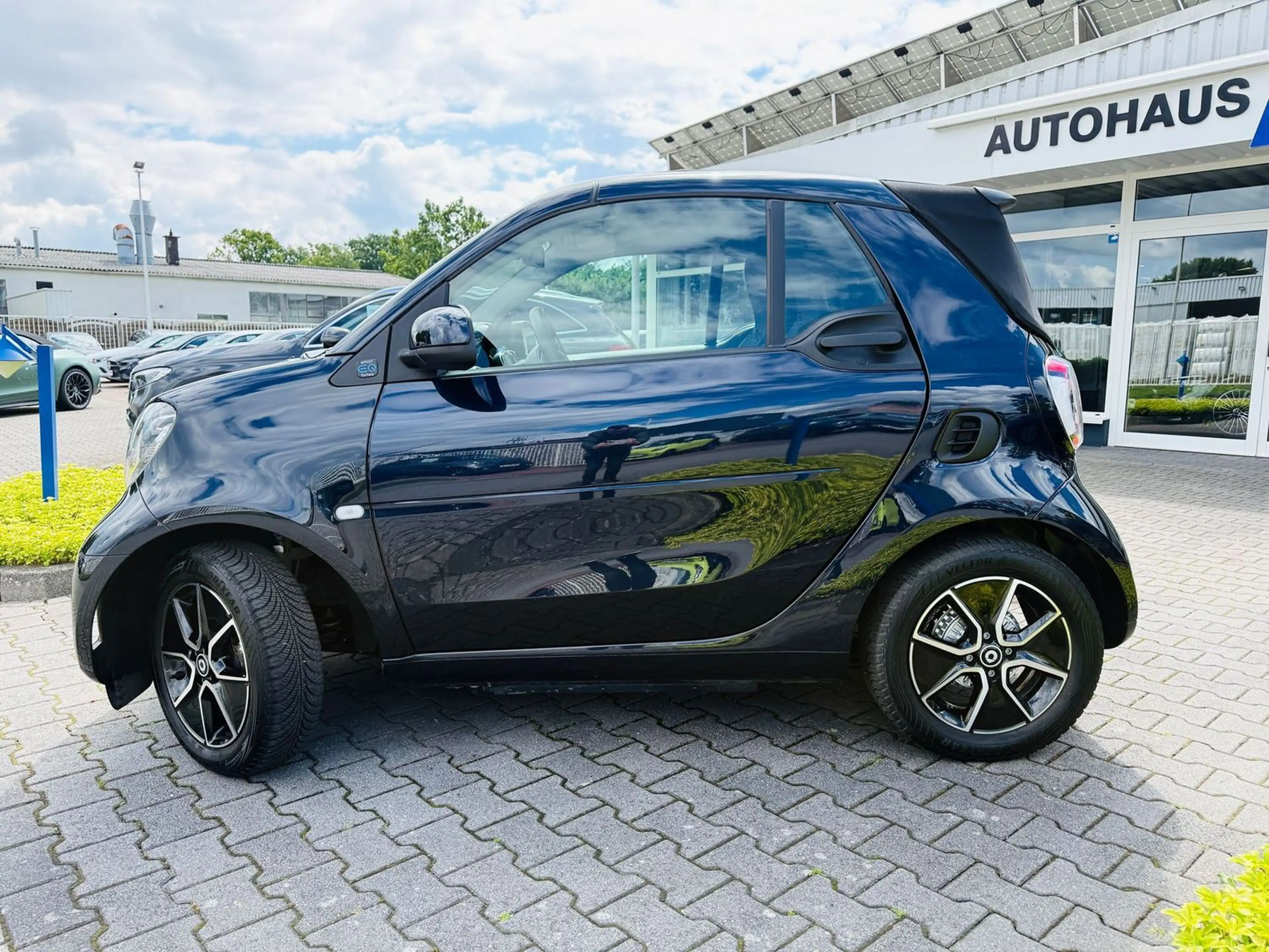 smart forTwo EQ CABRIO EXCLUSIVE, LED, PTS, RFK, W-Paket, SHZ, — photo 3