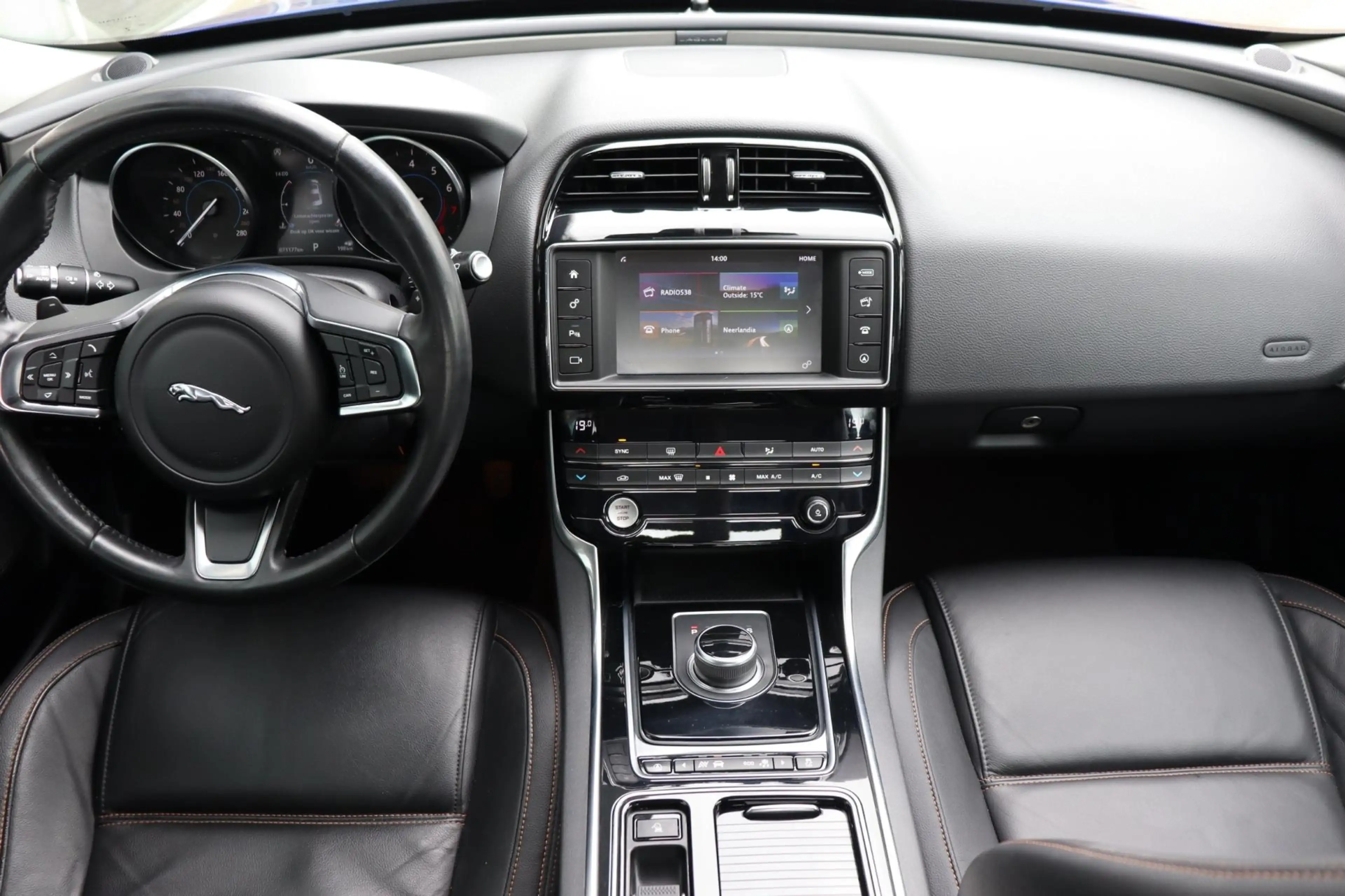 Jaguar XE 2.0 Prestige Pro Edition org. NL leer+el camera a. — photo 9