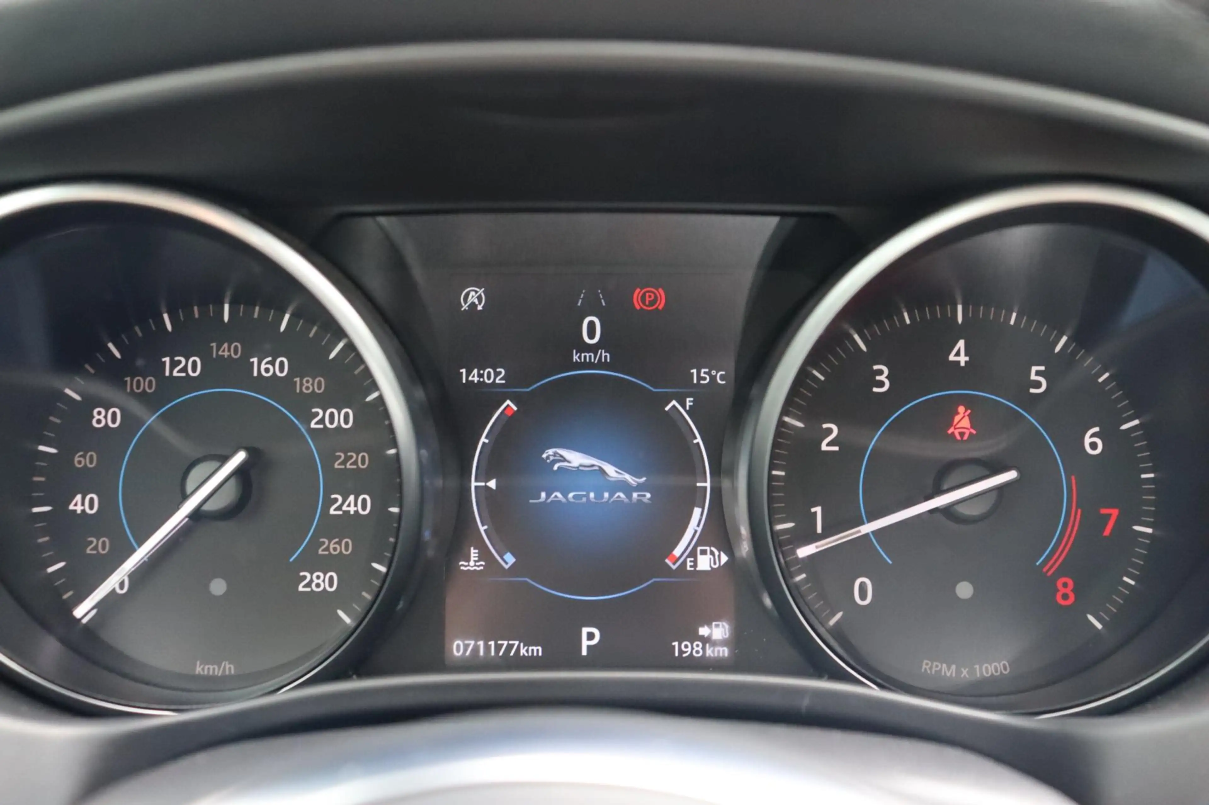 Jaguar XE 2.0 Prestige Pro Edition org. NL leer+el camera a. — photo 12