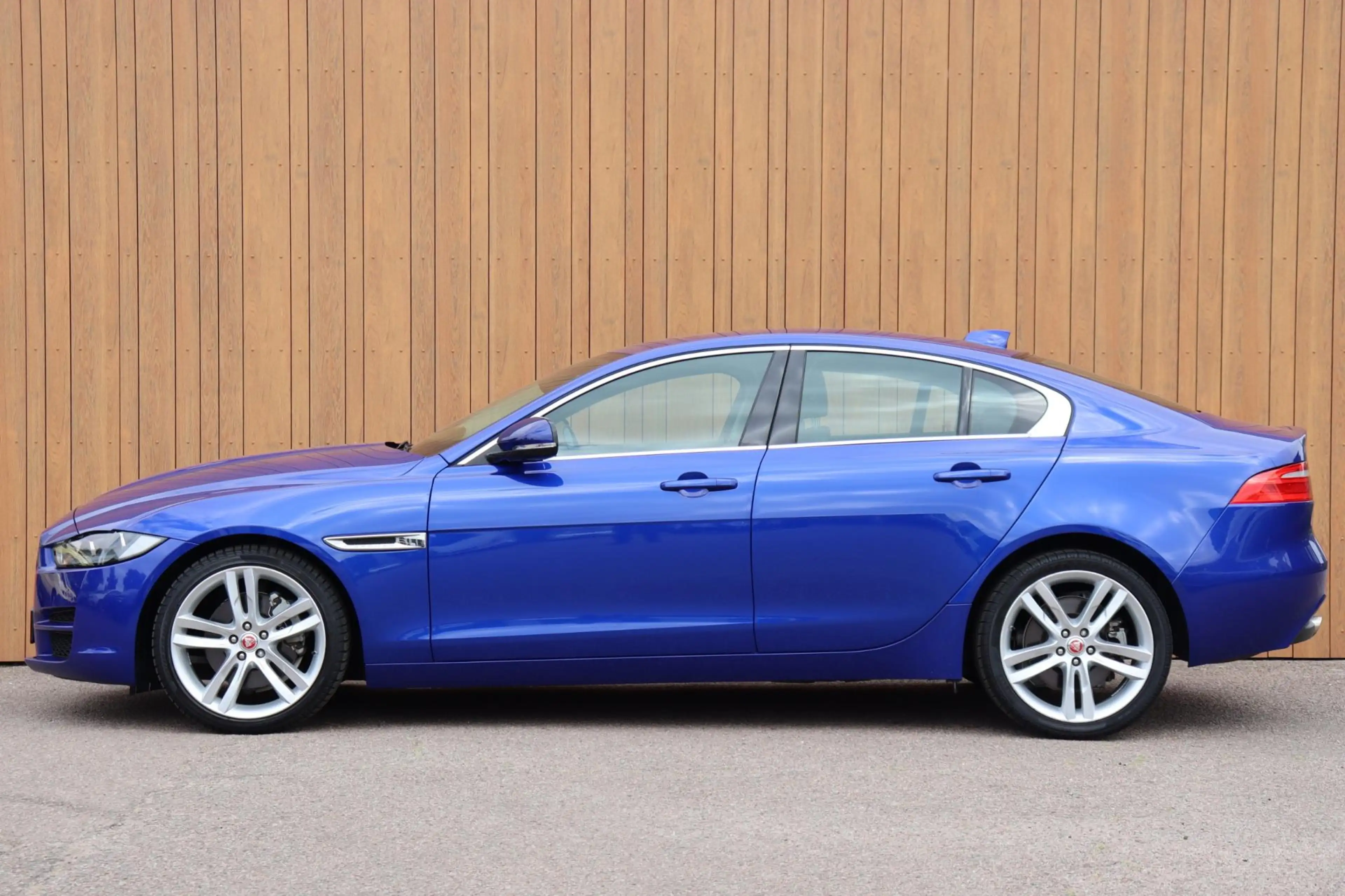 Jaguar XE 2.0 Prestige Pro Edition org. NL leer+el camera a. — photo 3