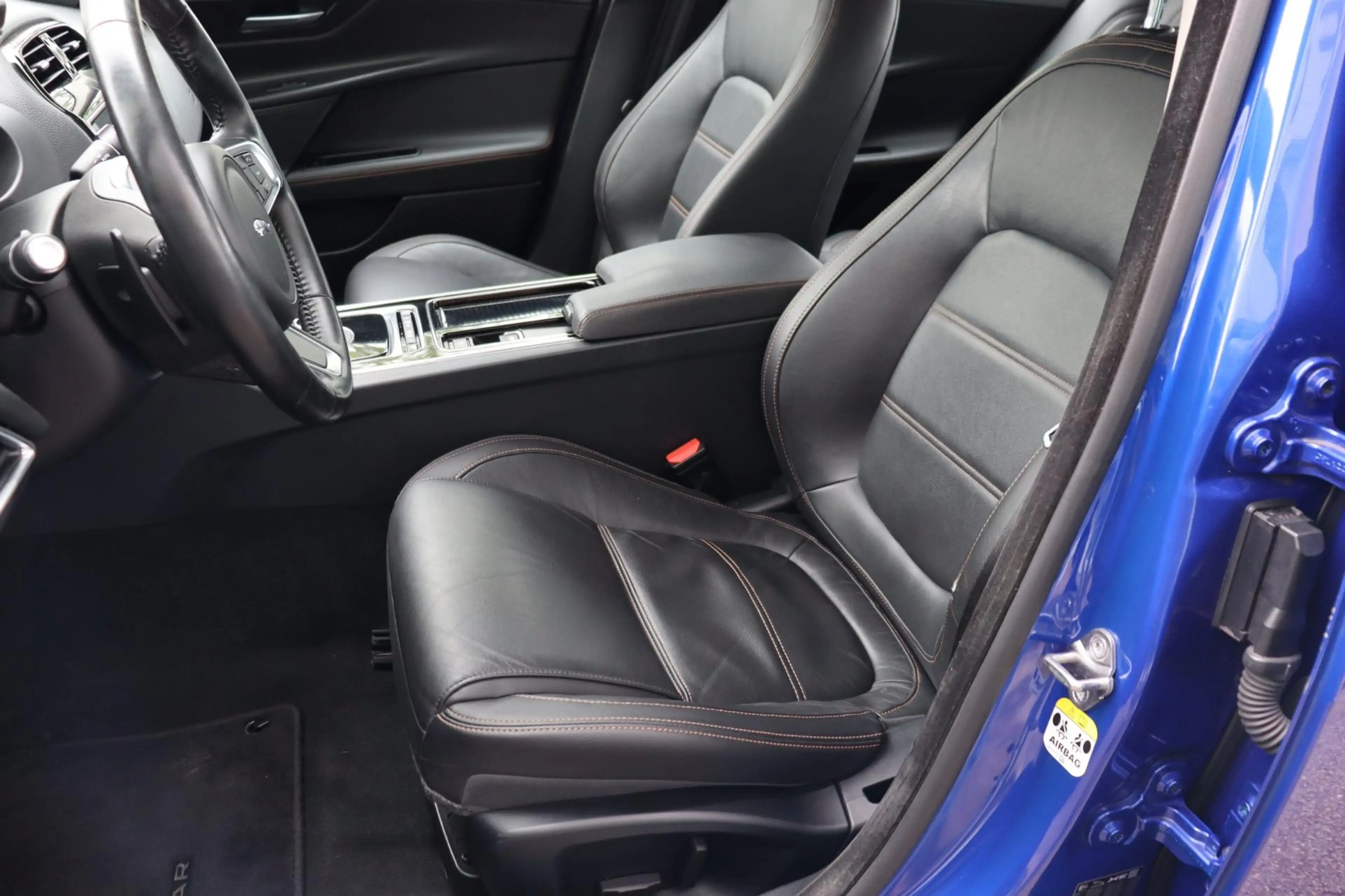 Jaguar XE 2.0 Prestige Pro Edition org. NL leer+el camera a. — photo 8