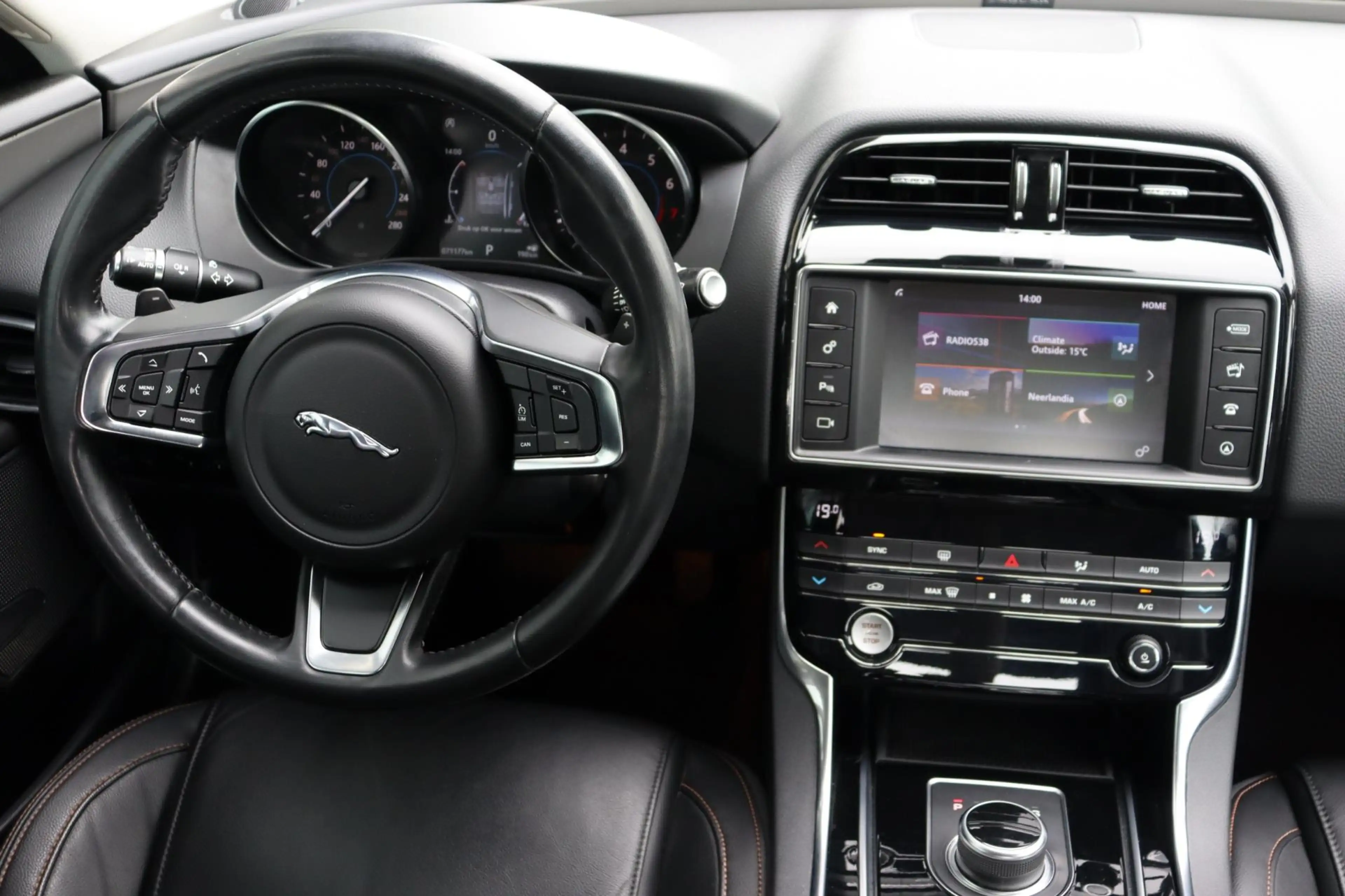 Jaguar XE 2.0 Prestige Pro Edition org. NL leer+el camera a. — photo 15