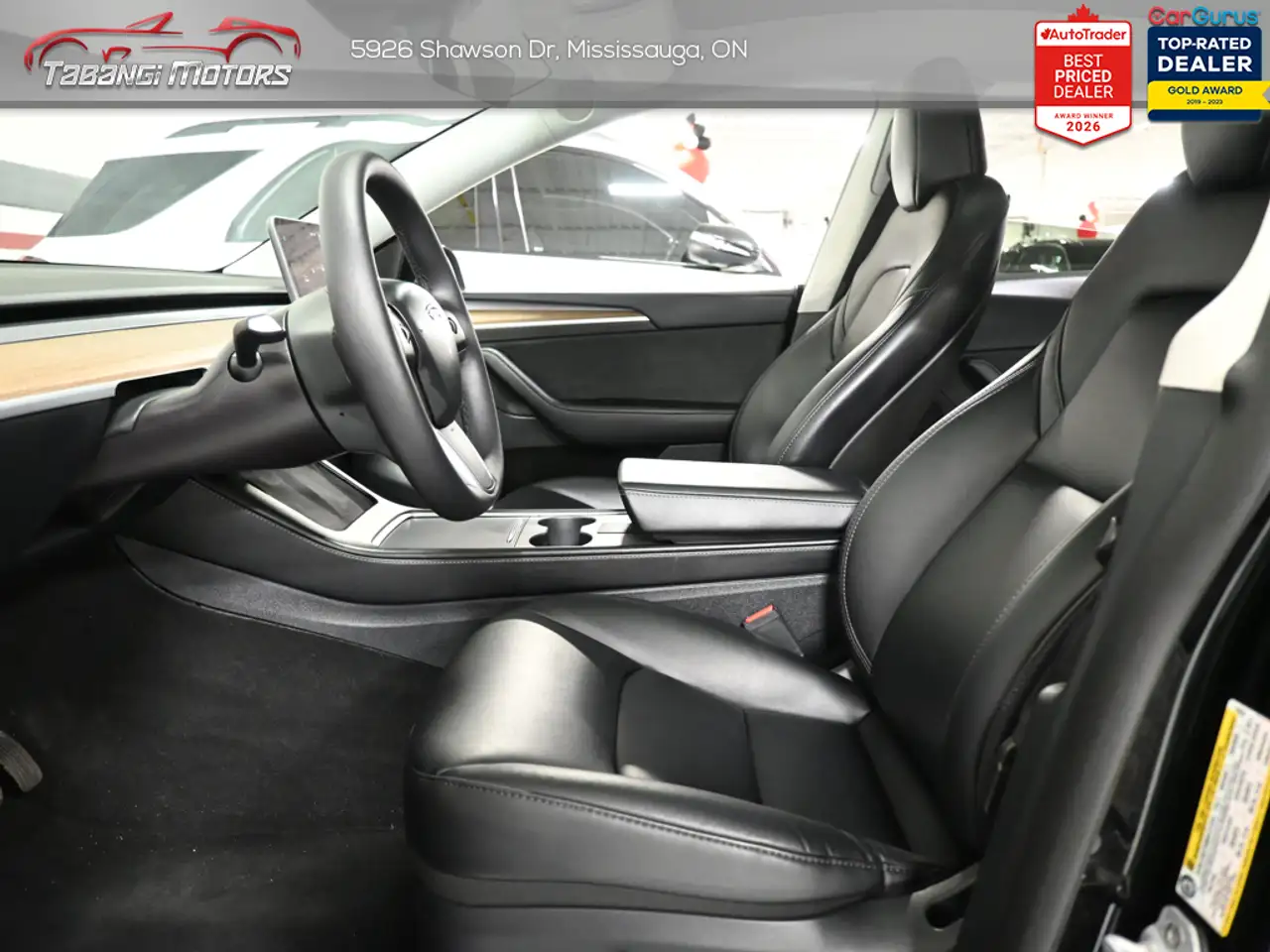 Tesla Model Y photo Tesla Model Y