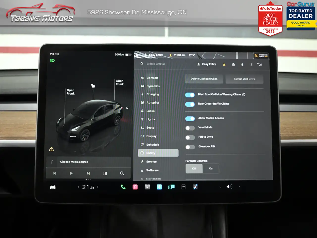 Tesla Model Y photo Tesla Model Y