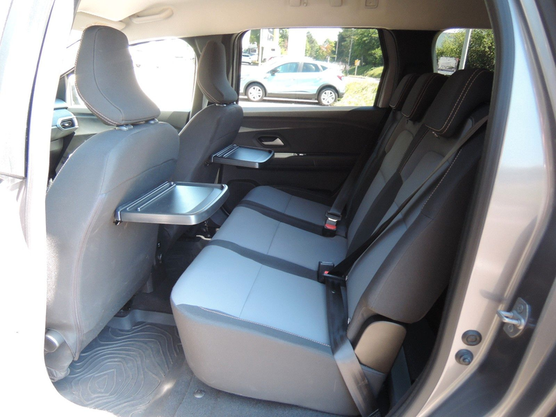 Dacia Jogger TCe 110 Extreme+ 7-Sitzer GJR,Kamera,SHZ — photo 12
